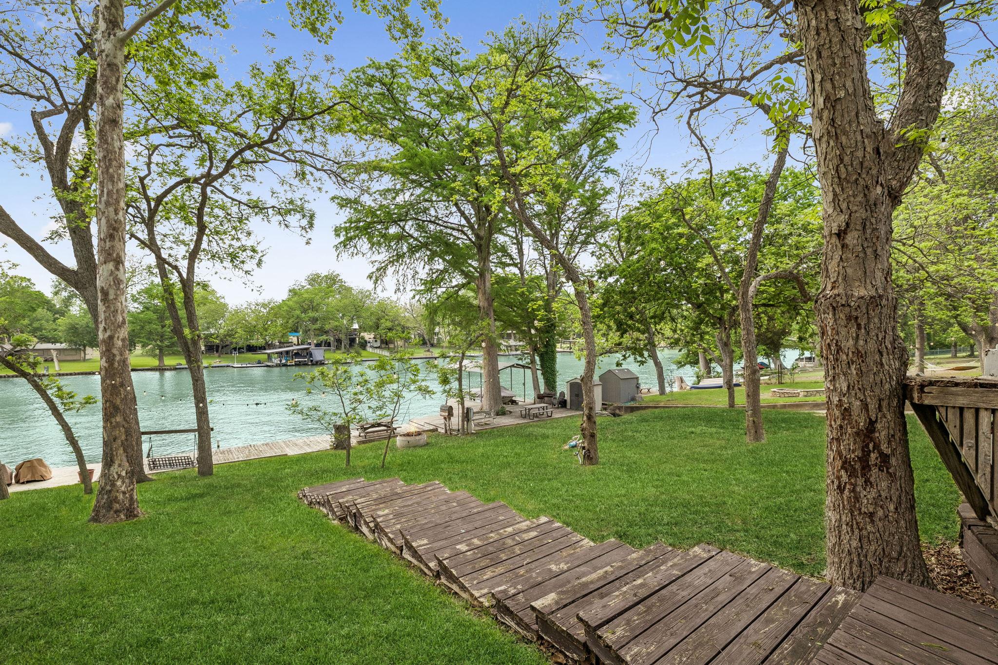 723 E Zipp Rd, New Braunfels, TX 78130