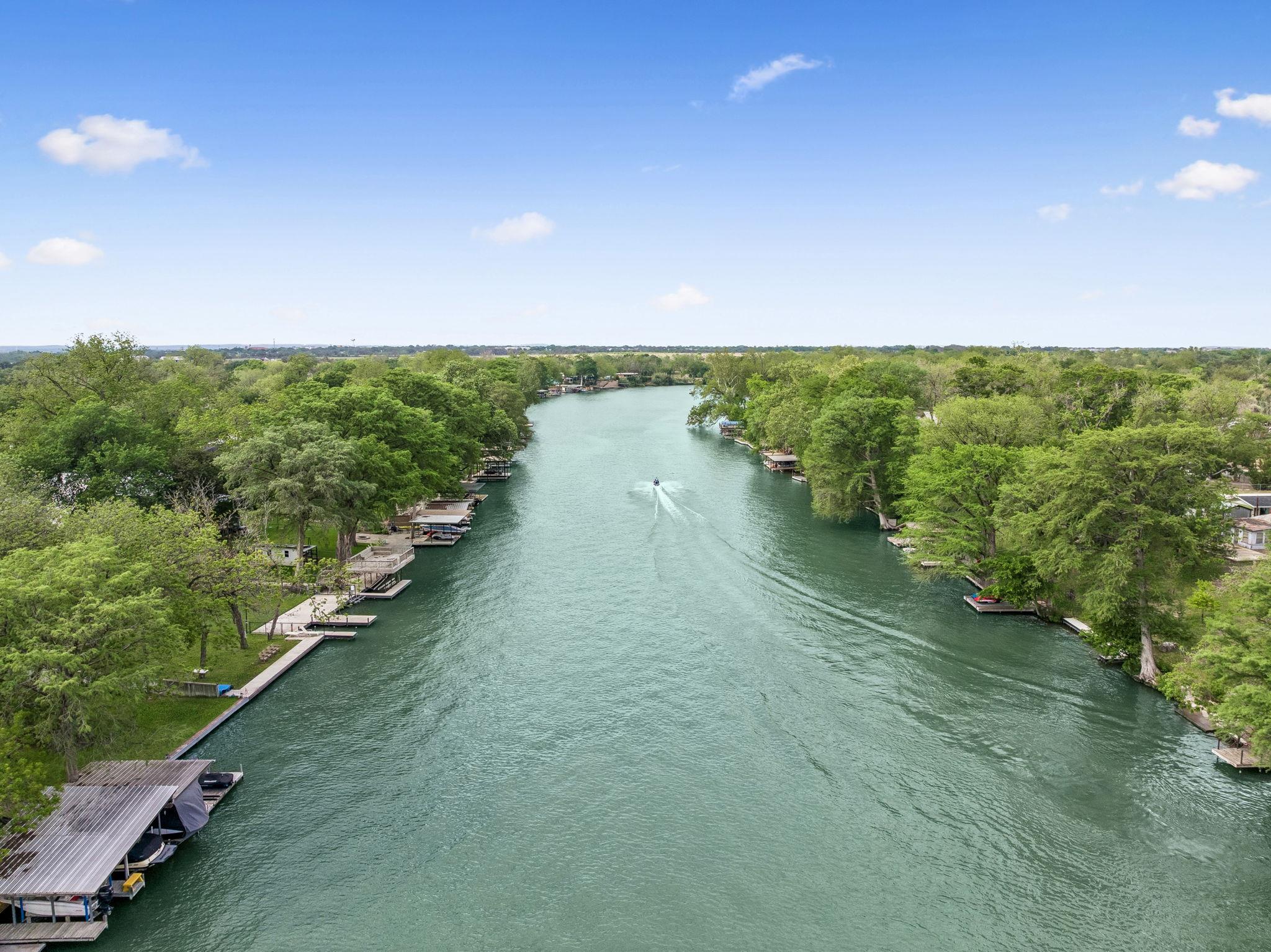 723 E Zipp Rd, New Braunfels, TX 78130