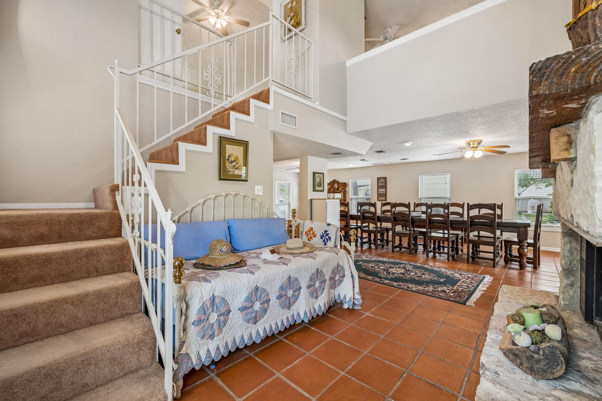 723 E Zipp Rd, New Braunfels, TX 78130