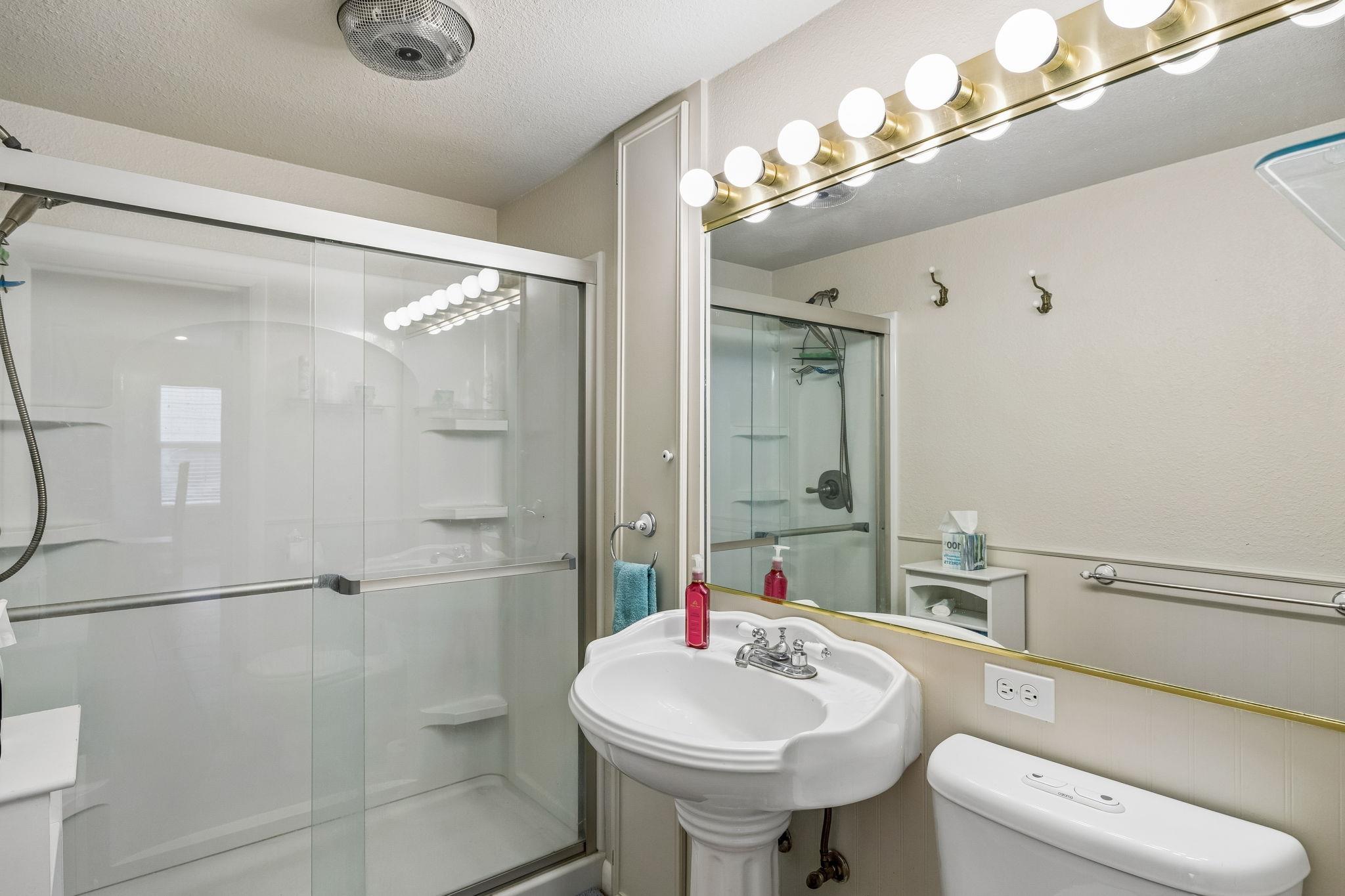 723 E Zipp Rd, New Braunfels, TX 78130