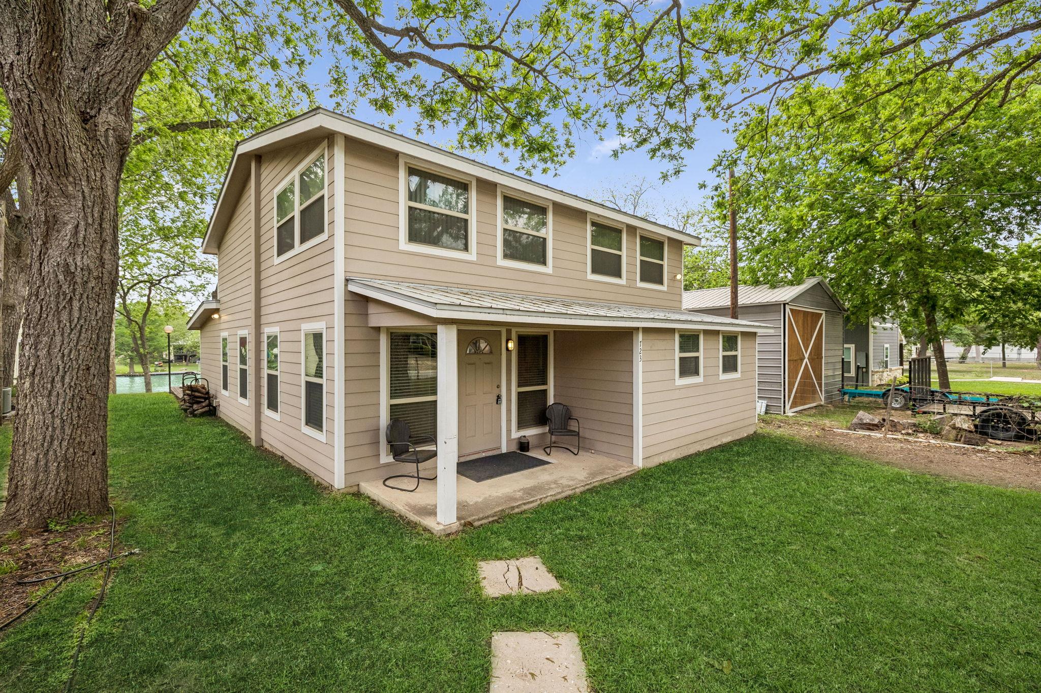 723 E Zipp Rd, New Braunfels, TX 78130