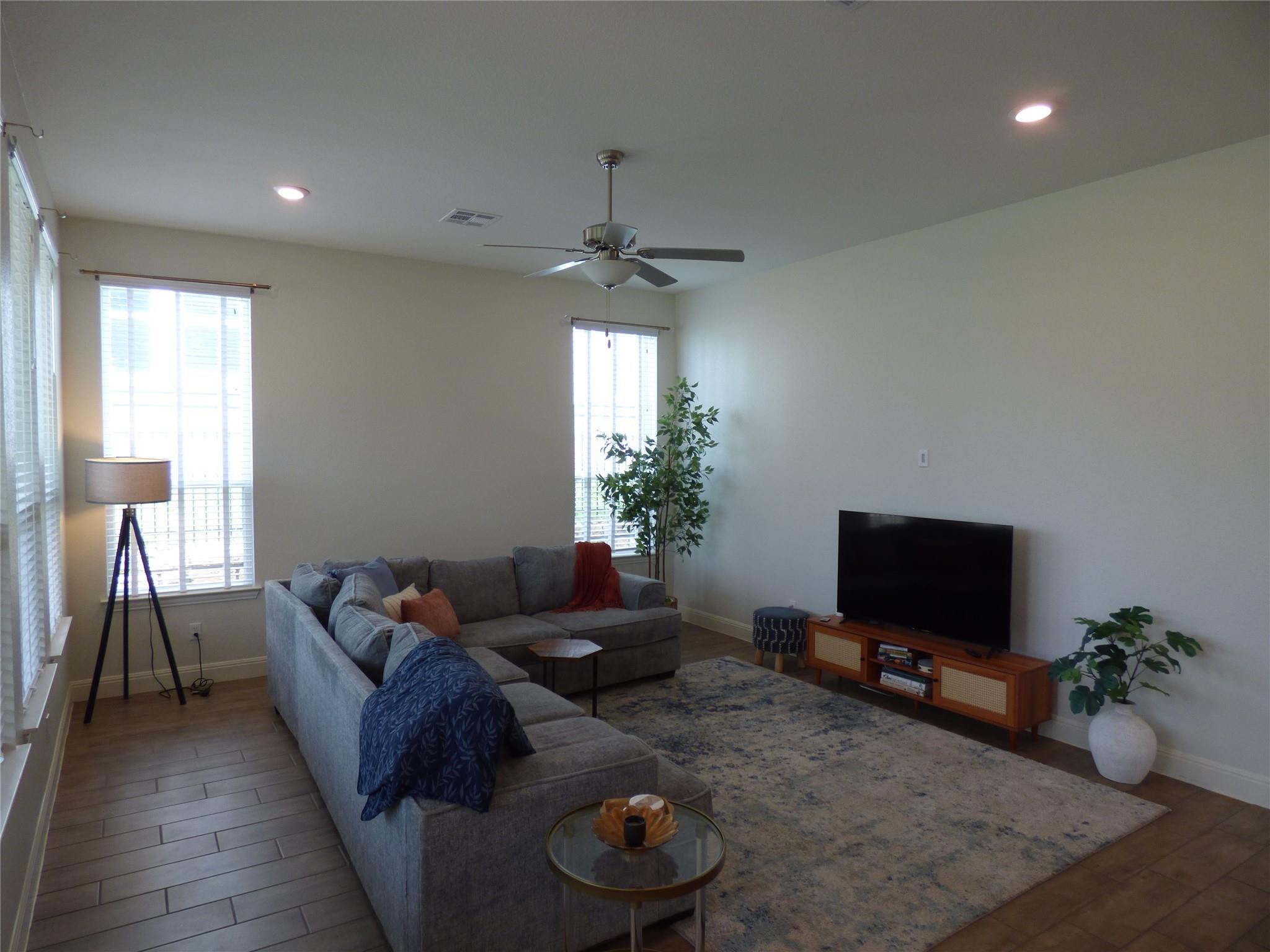 105 Corbin Ave, Georgetown, TX 78628