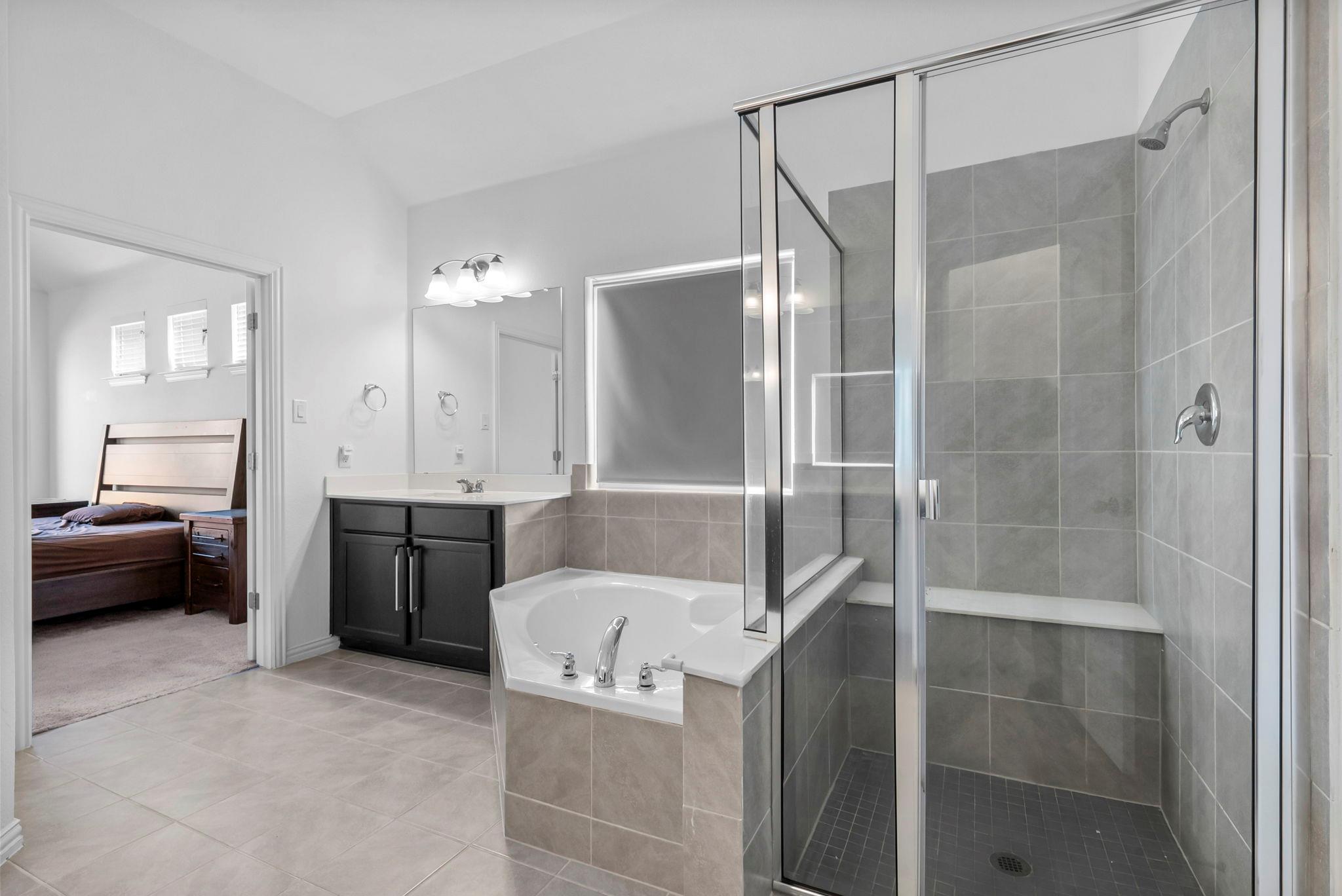 520 Landing Ln, Leander, TX 78641