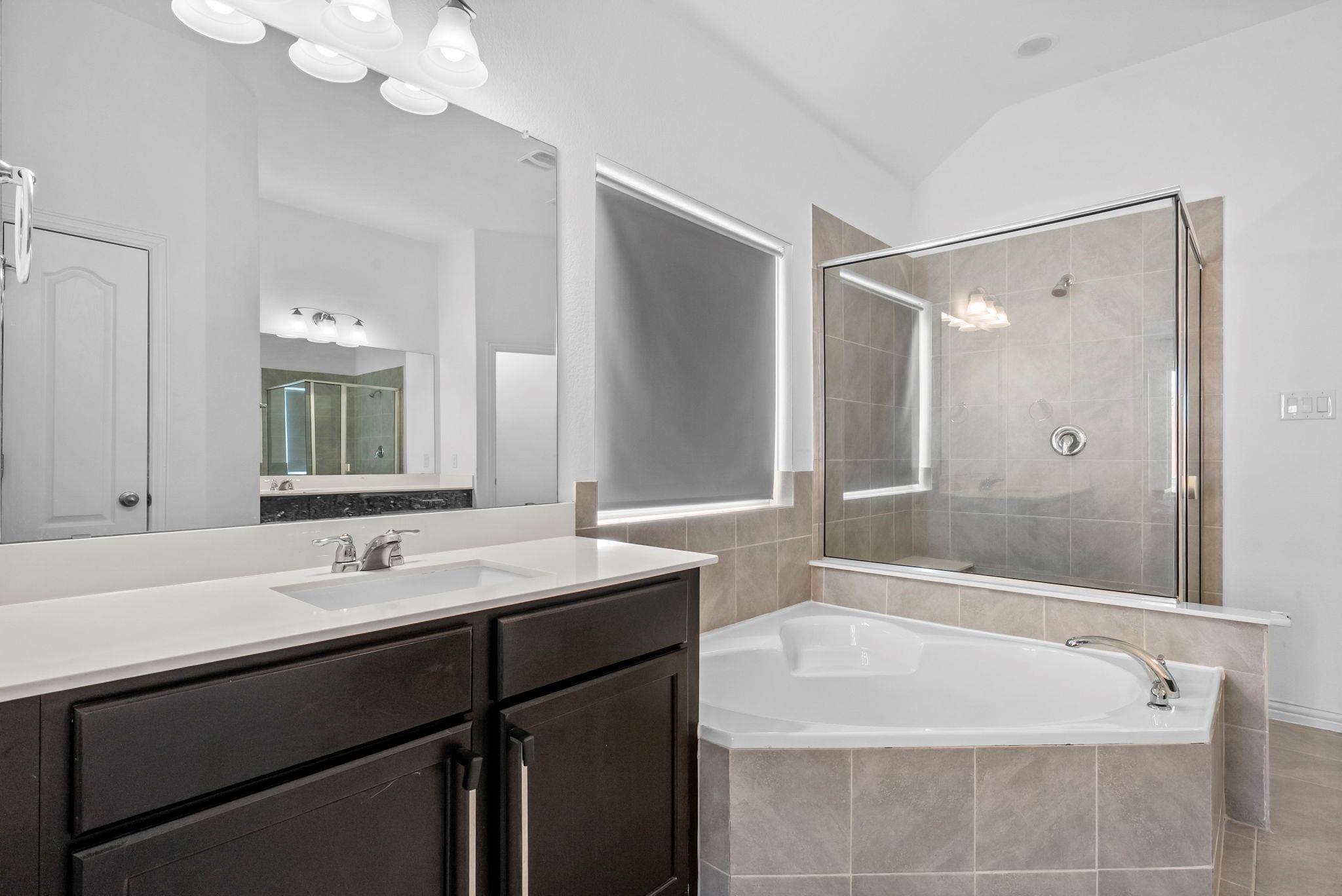 520 Landing Ln, Leander, TX 78641