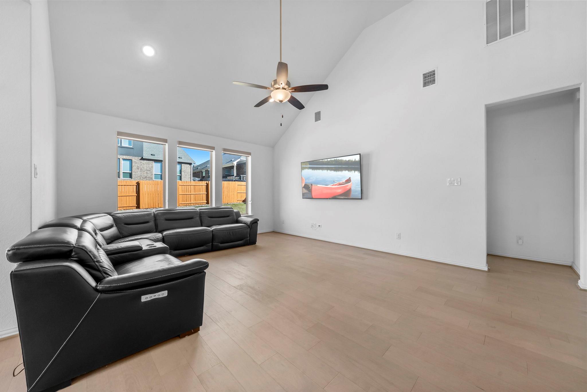 520 Landing Ln, Leander, TX 78641