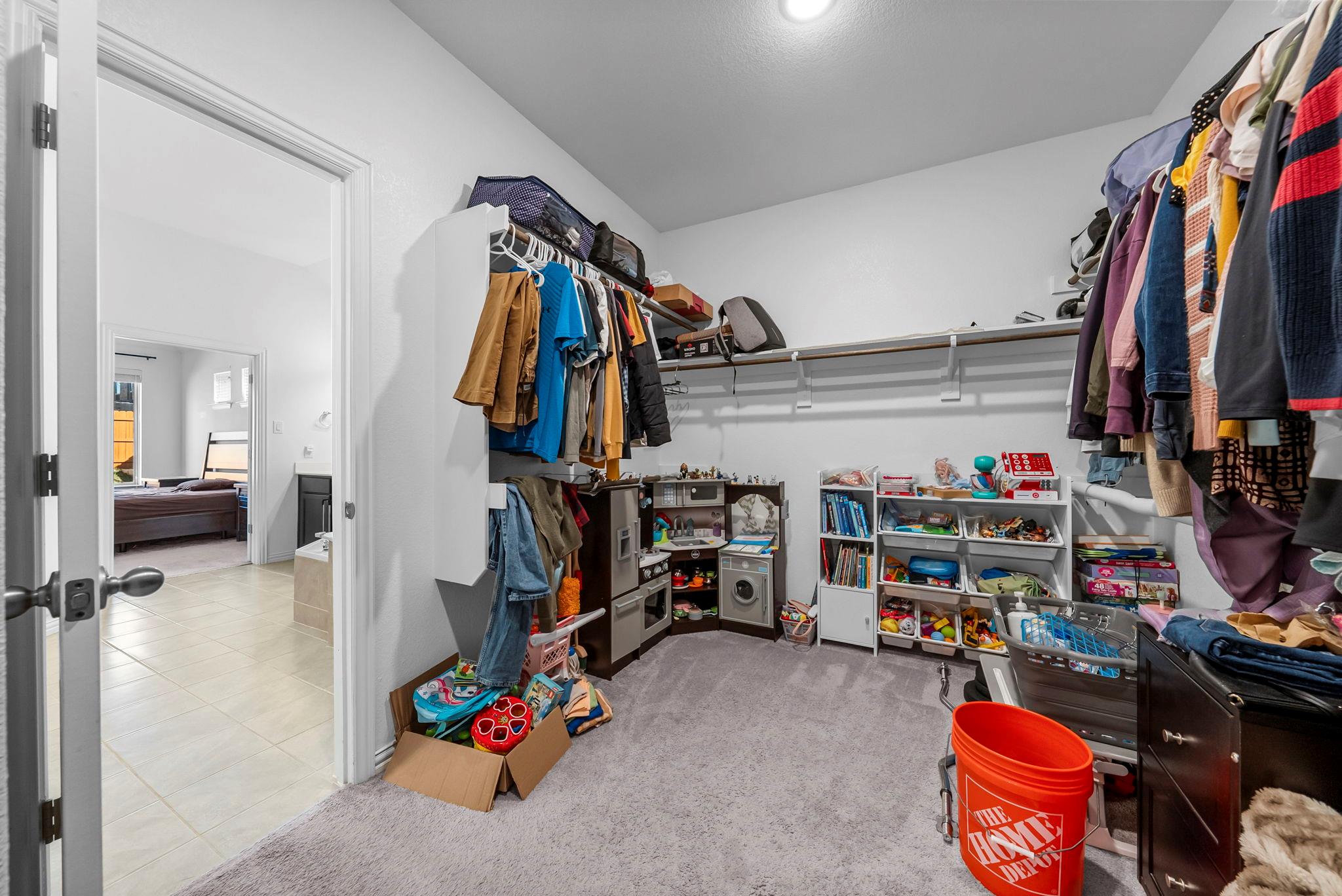 520 Landing Ln, Leander, TX 78641