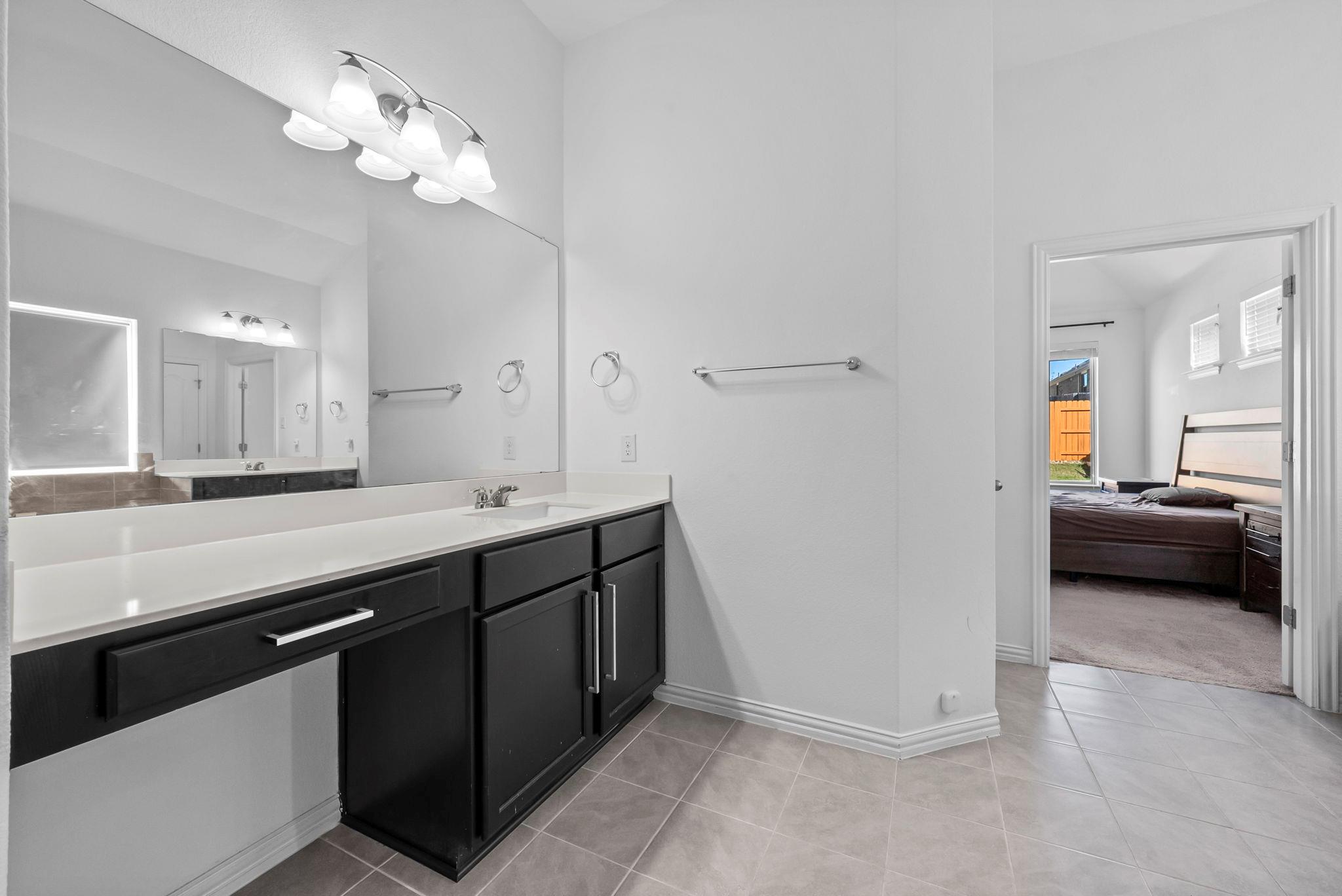 520 Landing Ln, Leander, TX 78641