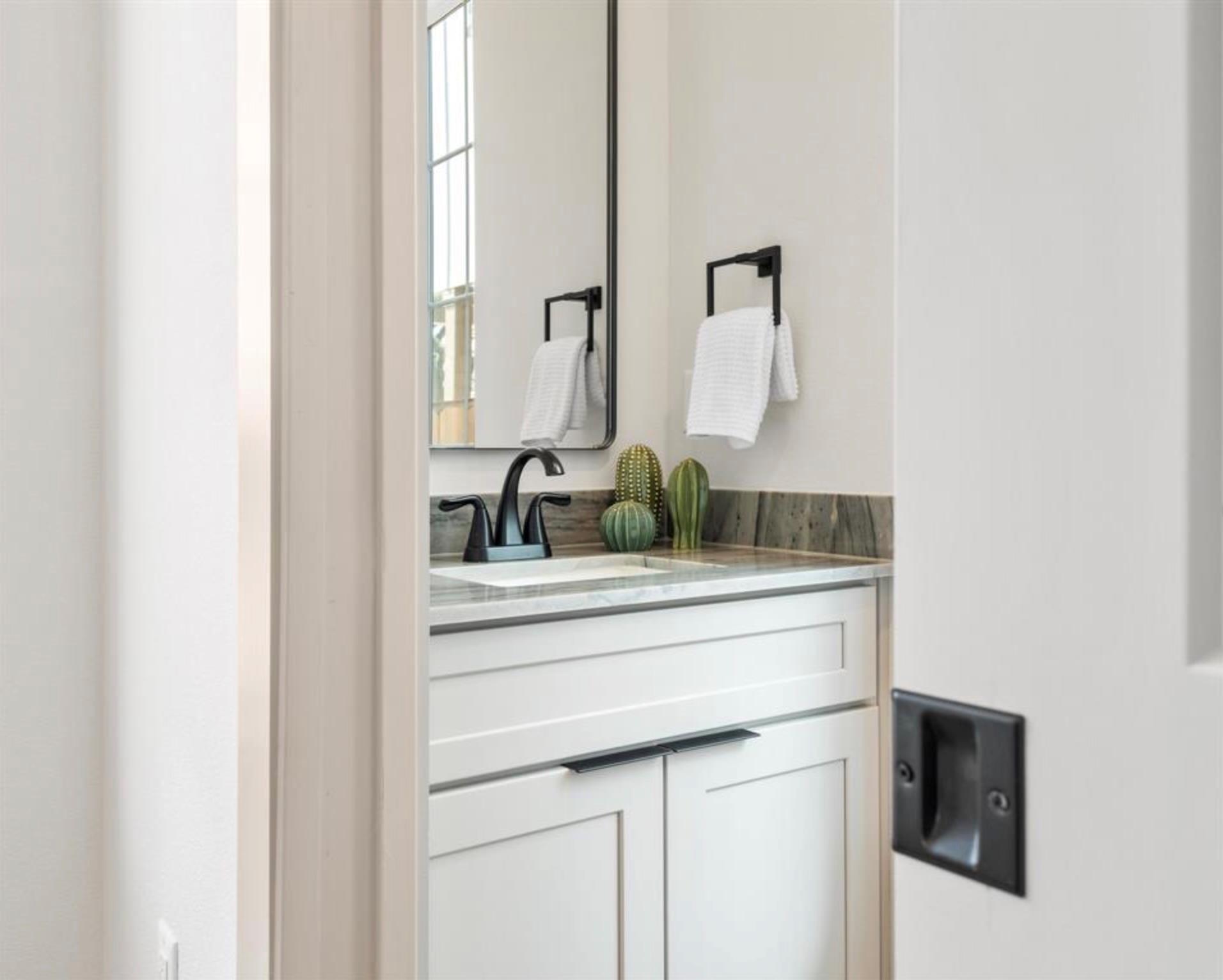 1736 Bunche Rd # B3, Austin, TX 78721