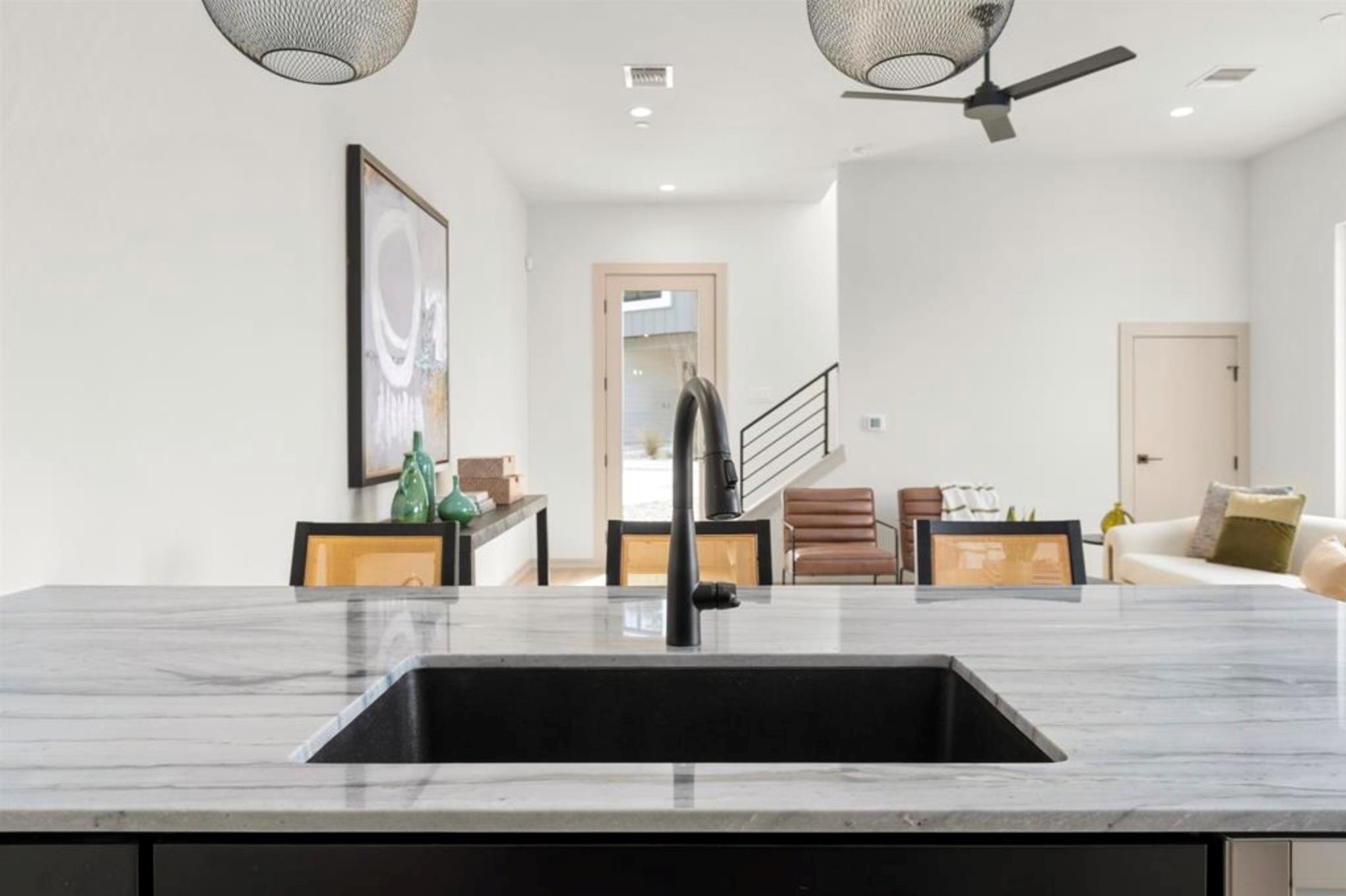 1736 Bunche Rd # B3, Austin, TX 78721