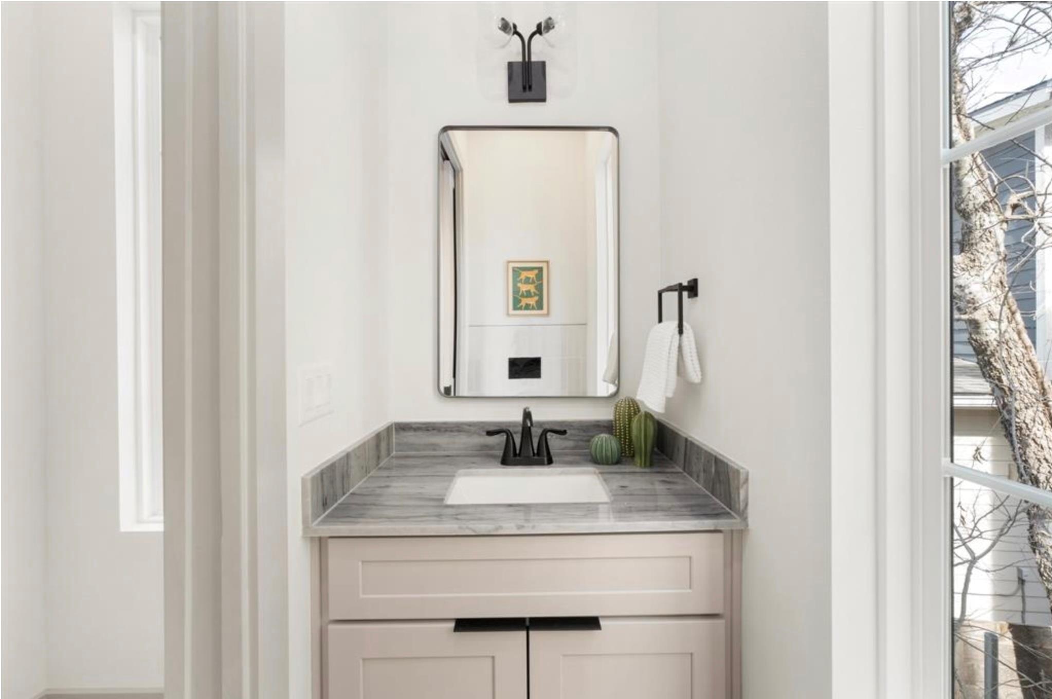 1736 Bunche Rd # B3, Austin, TX 78721