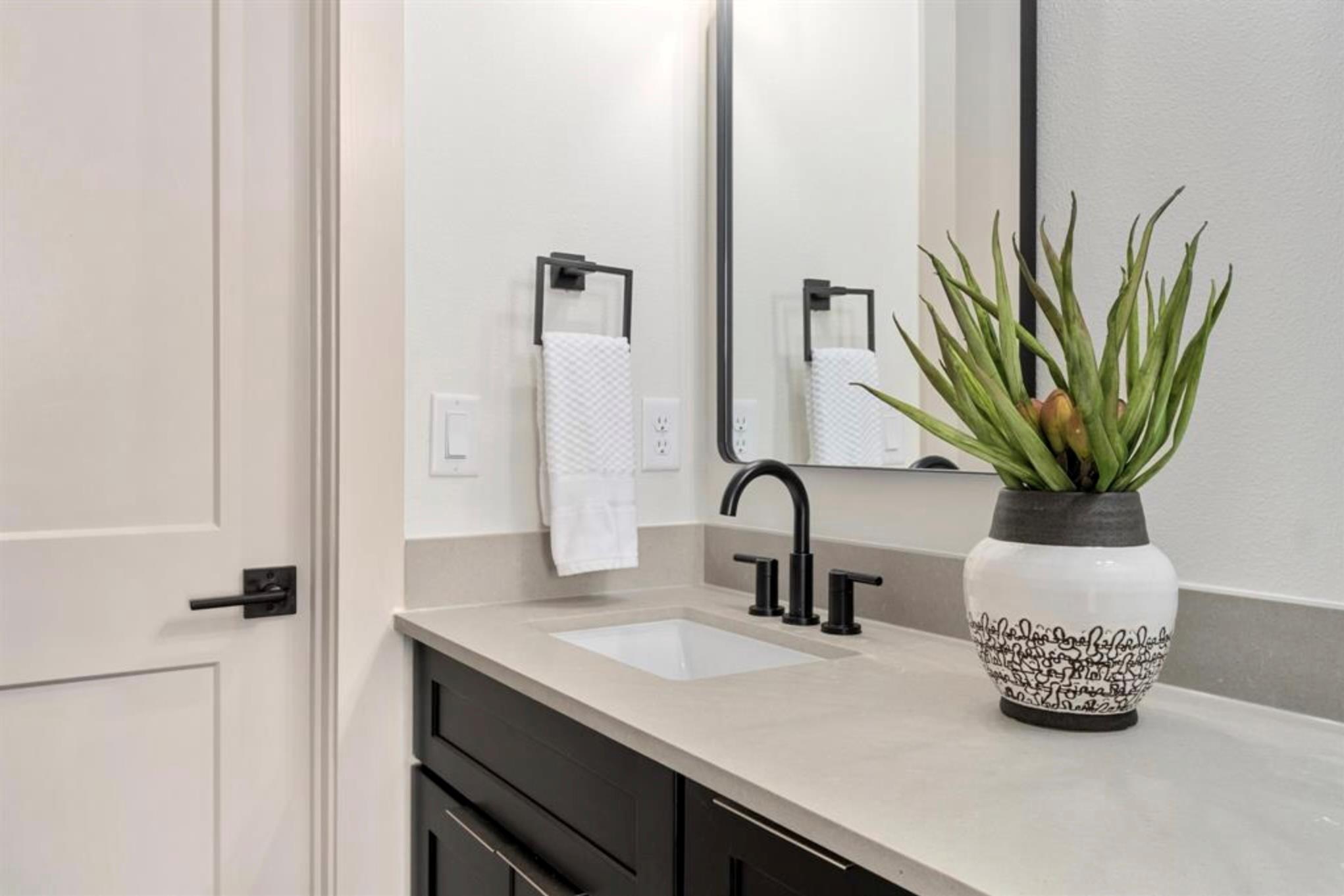 1736 Bunche Rd # B3, Austin, TX 78721