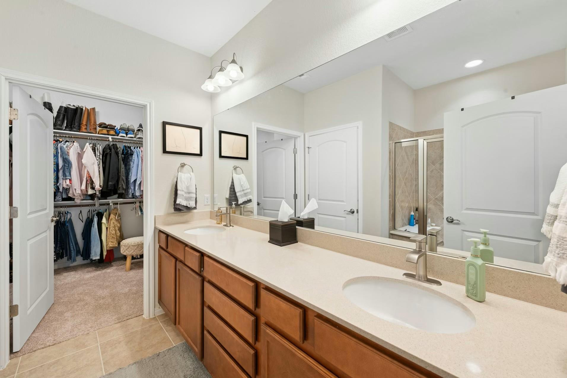 704 Archer Ln, Georgetown, TX 78633
