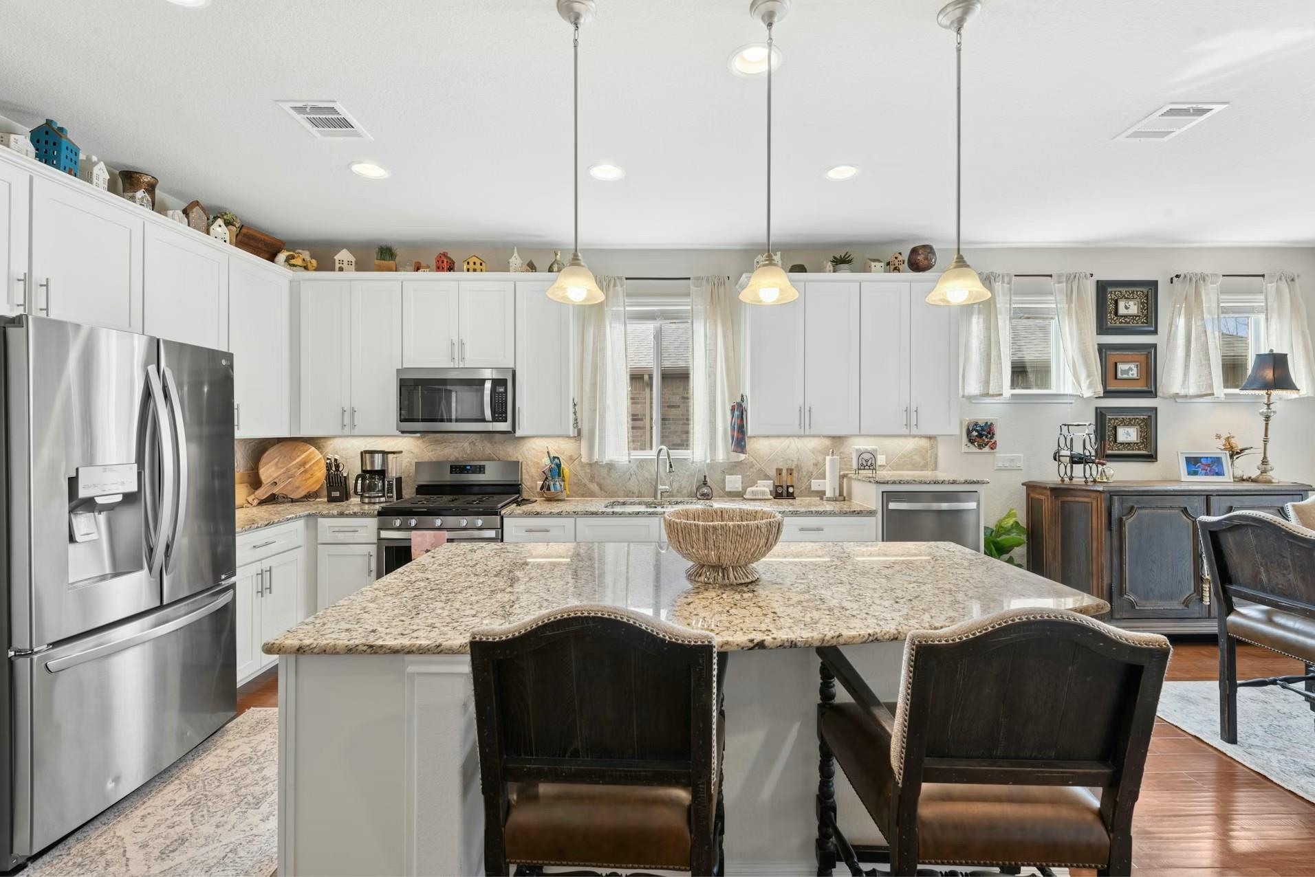 704 Archer Ln, Georgetown, TX 78633