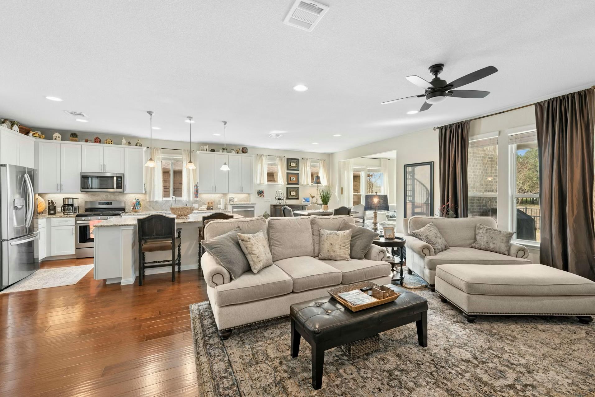 704 Archer Ln, Georgetown, TX 78633