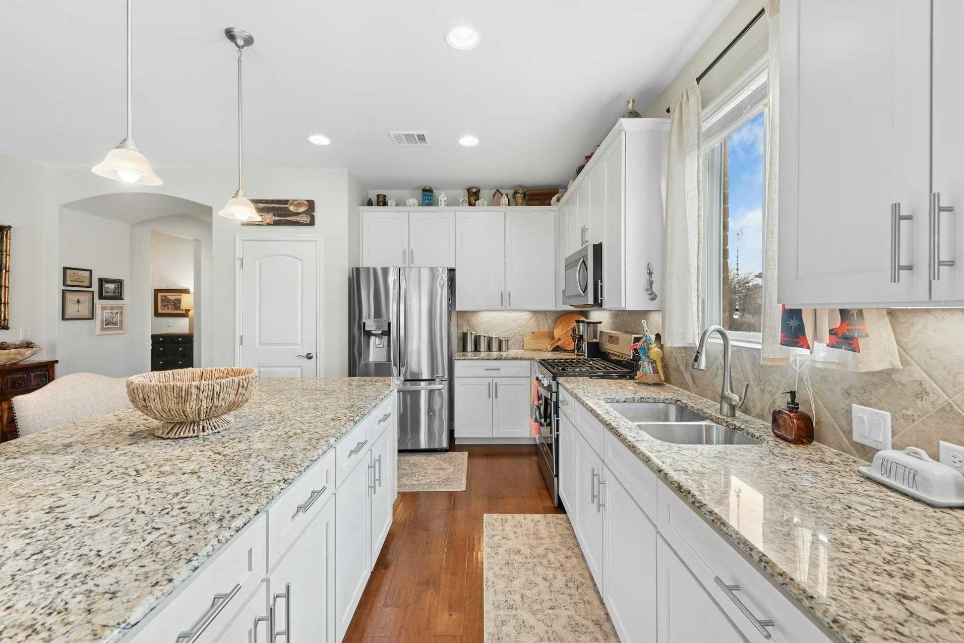 704 Archer Ln, Georgetown, TX 78633