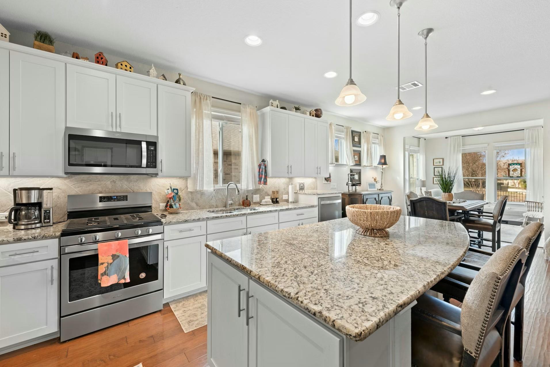 704 Archer Ln, Georgetown, TX 78633