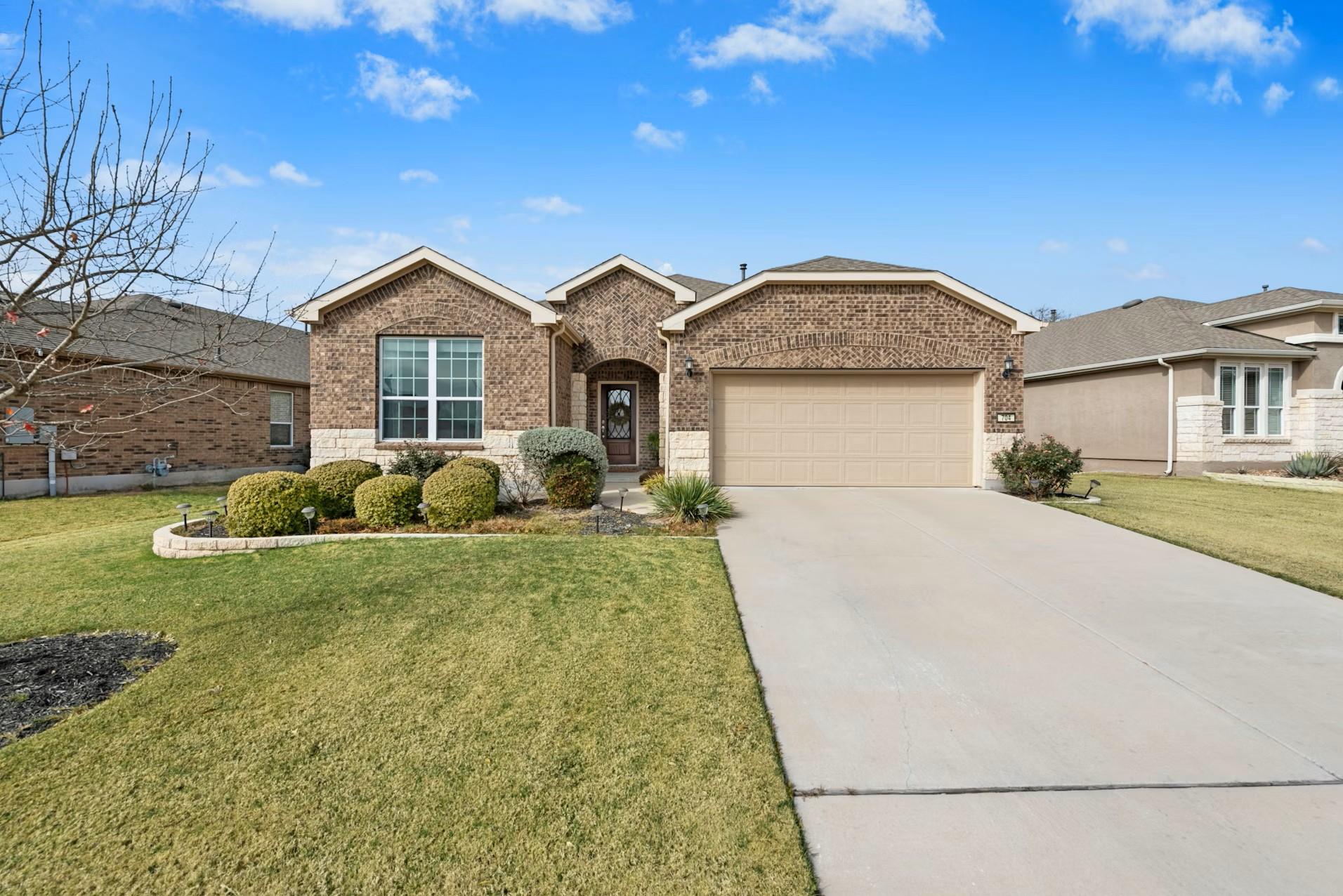 704 Archer Ln, Georgetown, TX 78633
