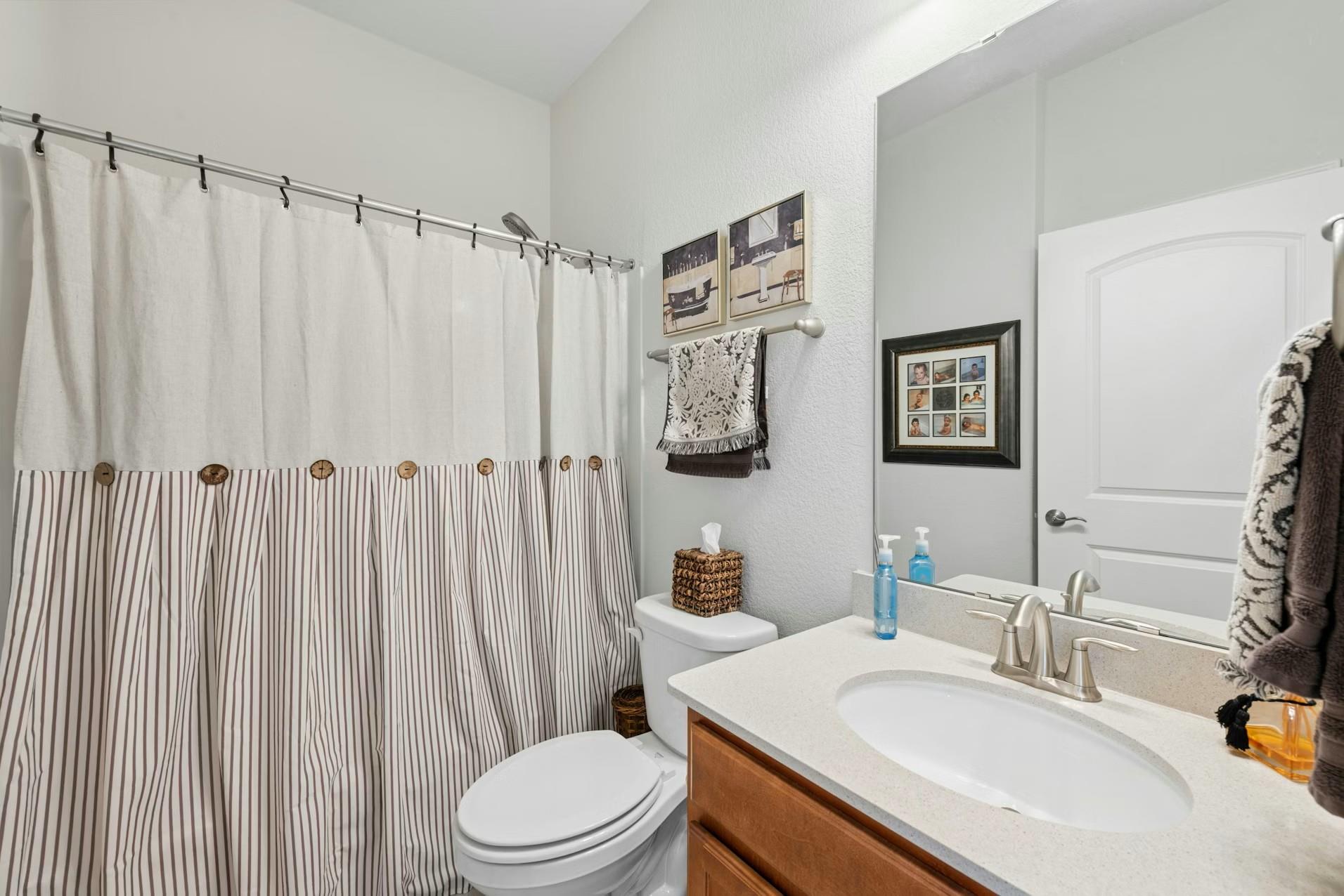 704 Archer Ln, Georgetown, TX 78633