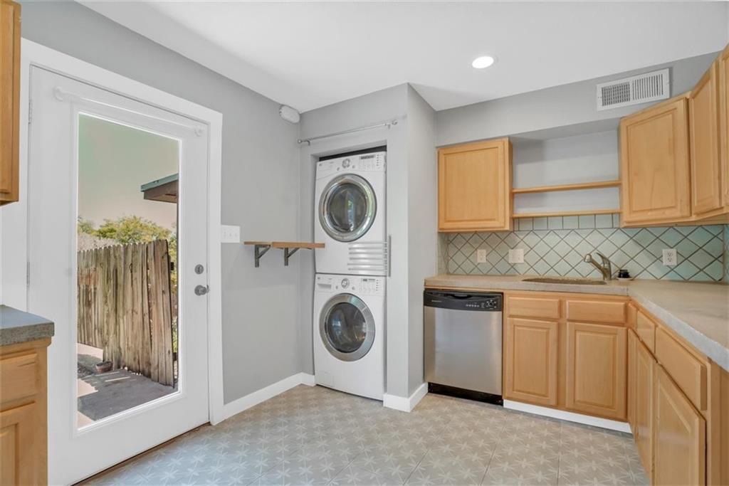 2000 Lightsey Rd # 1, Austin, TX 78704