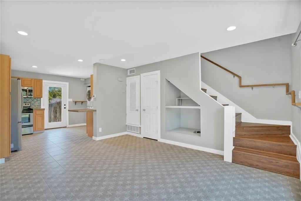 2000 Lightsey Rd # 1, Austin, TX 78704