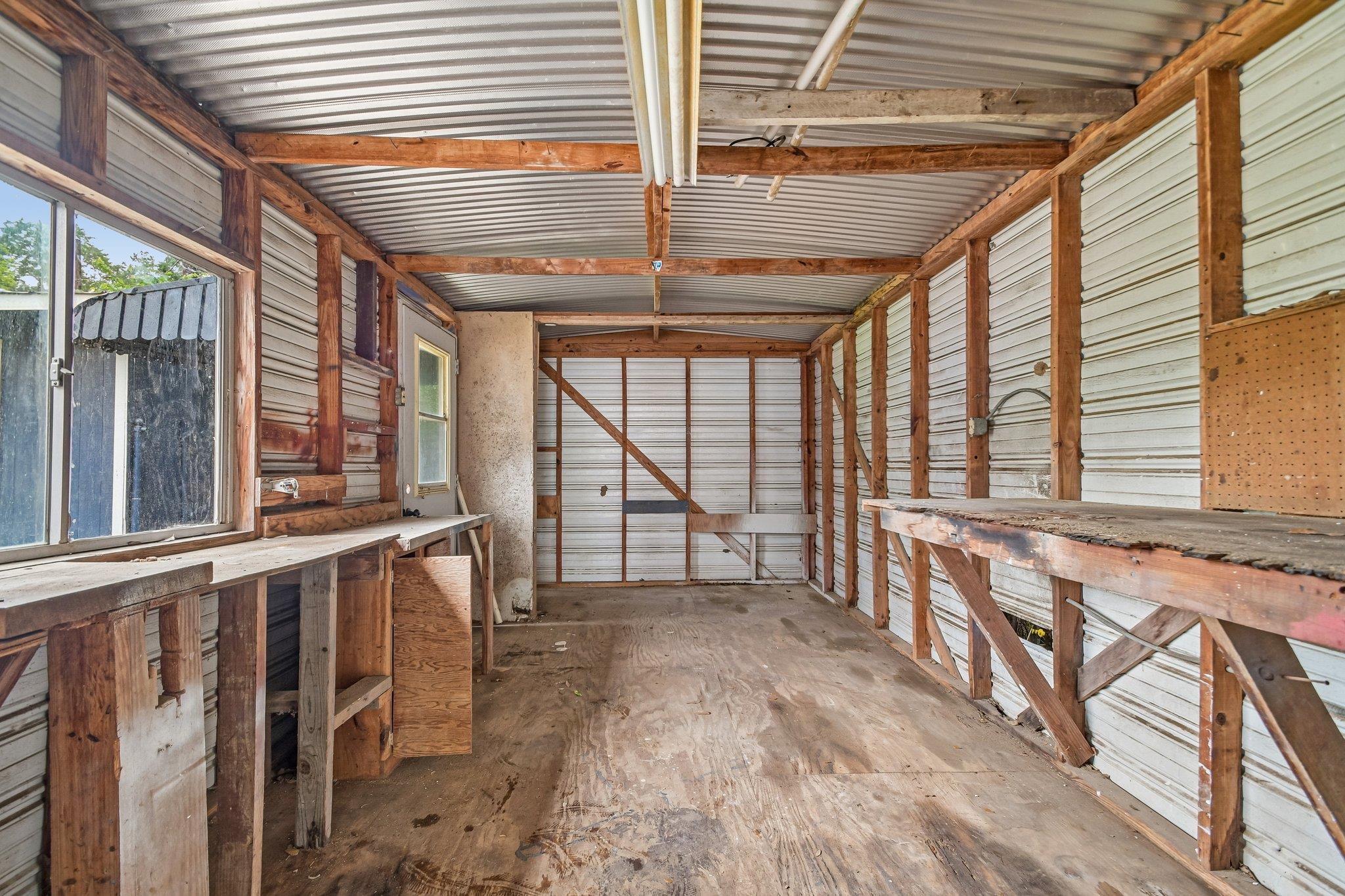 605 Bishop St, Smithville, TX 78957