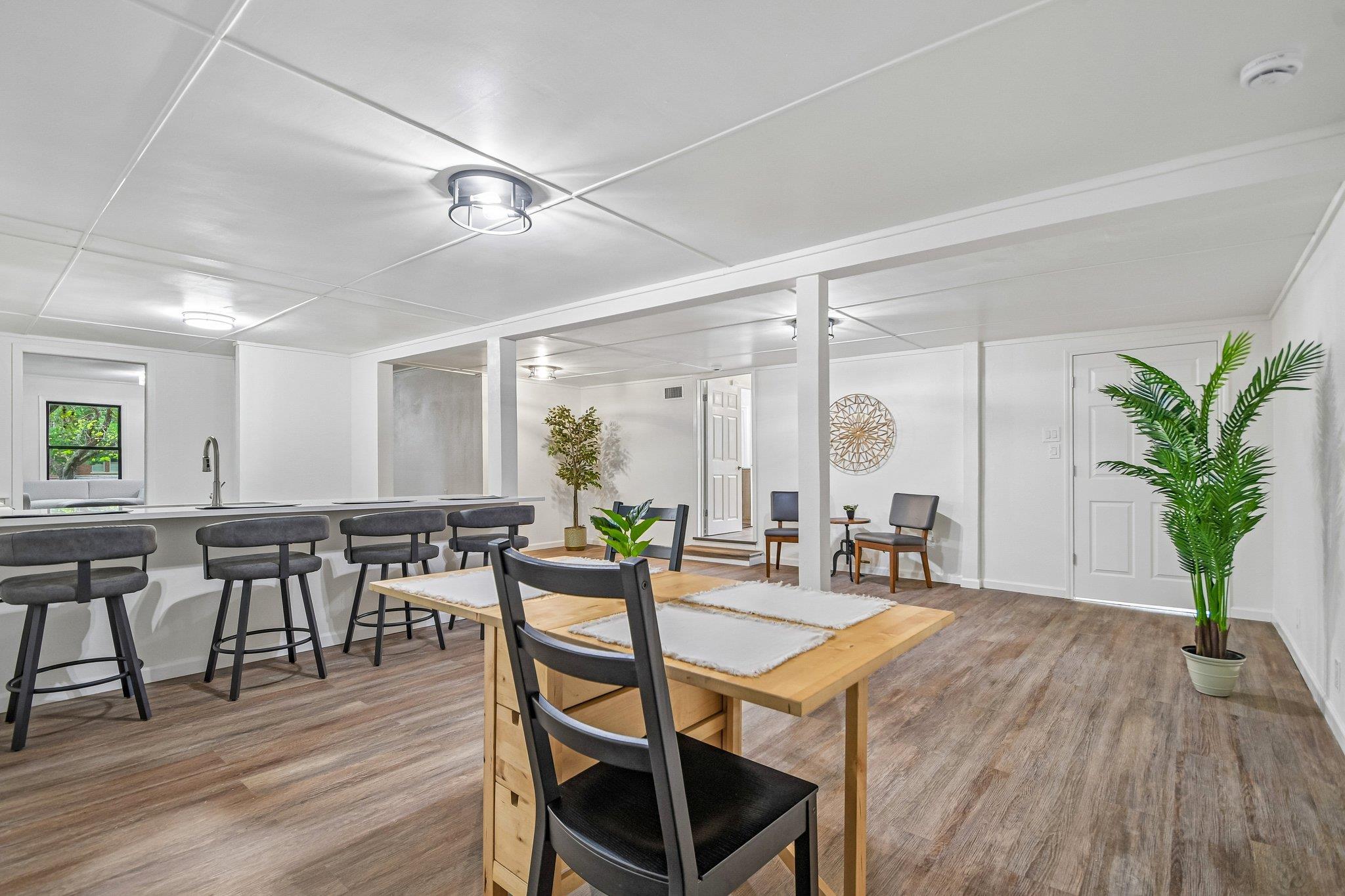 605 Bishop St, Smithville, TX 78957