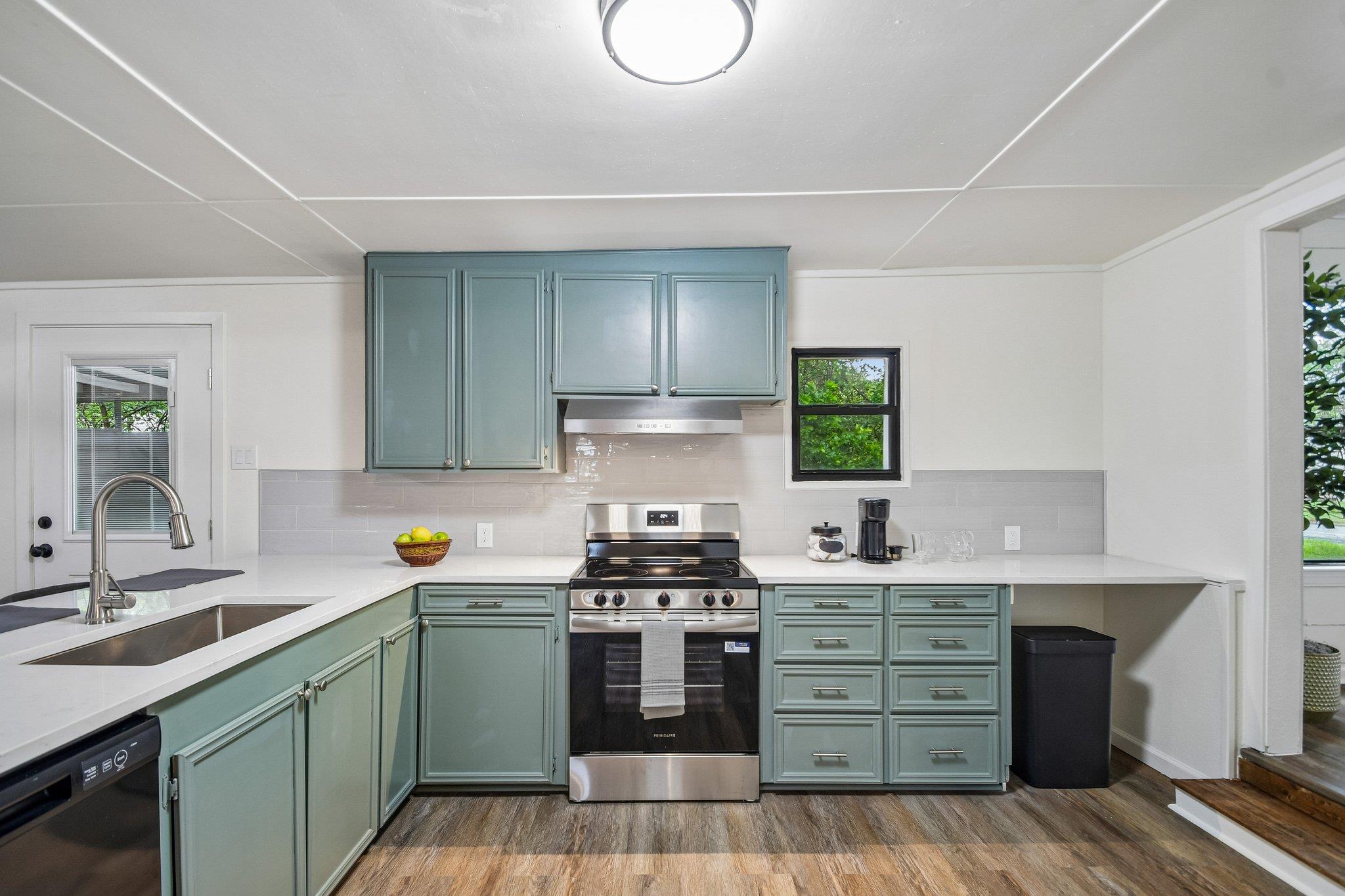 605 Bishop St, Smithville, TX 78957