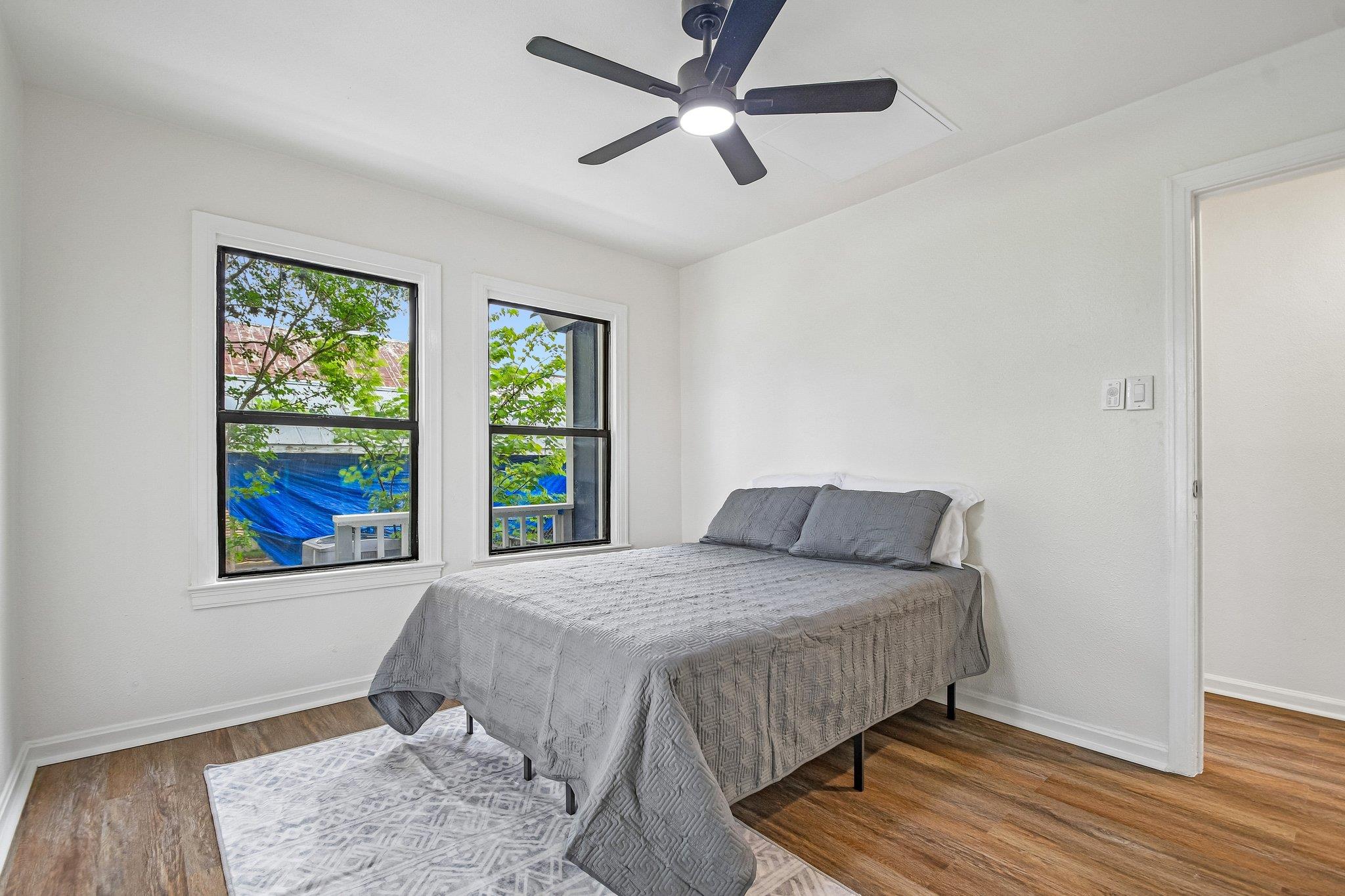 605 Bishop St, Smithville, TX 78957