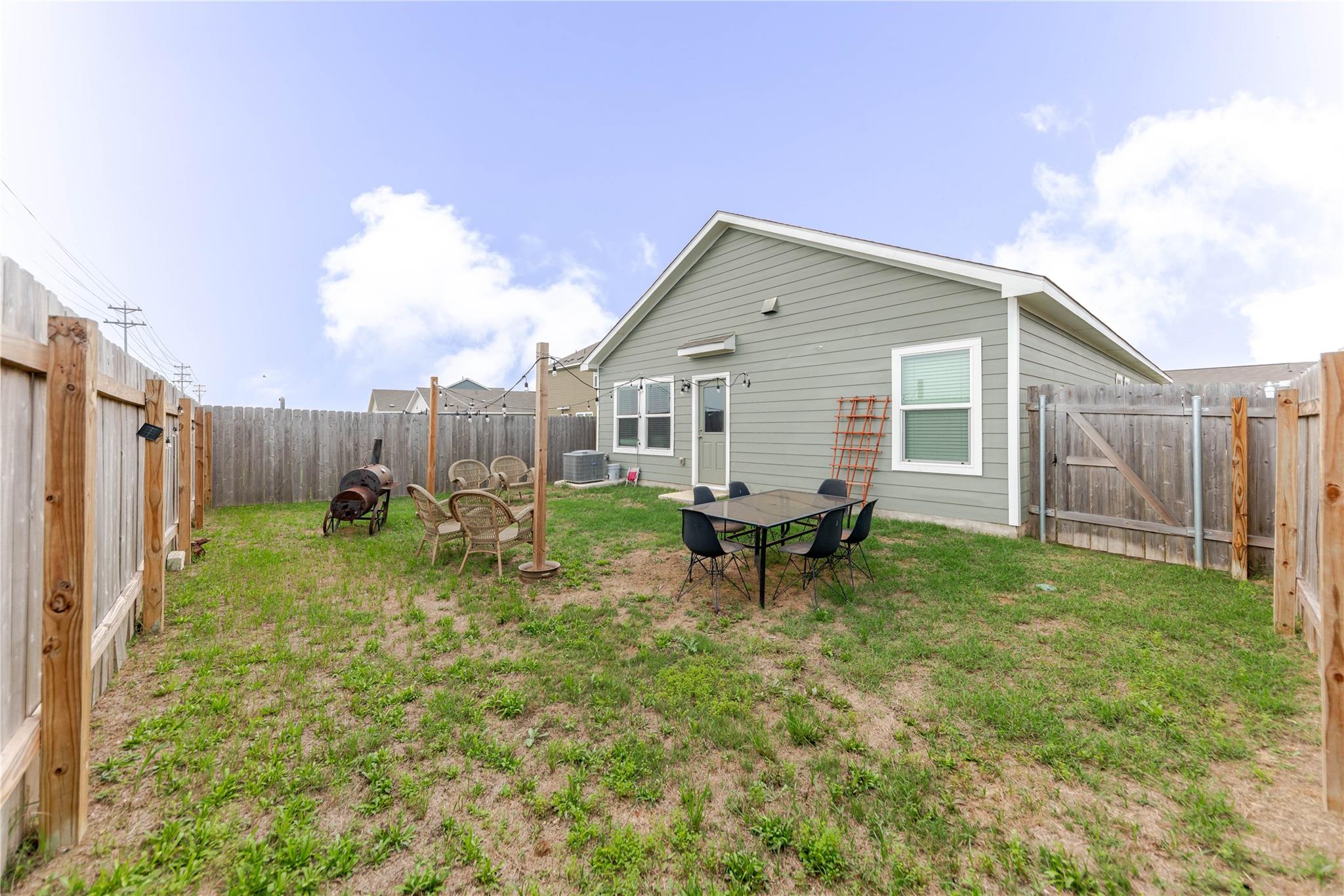 1135 Catfish Ln, Bastrop, TX 78602