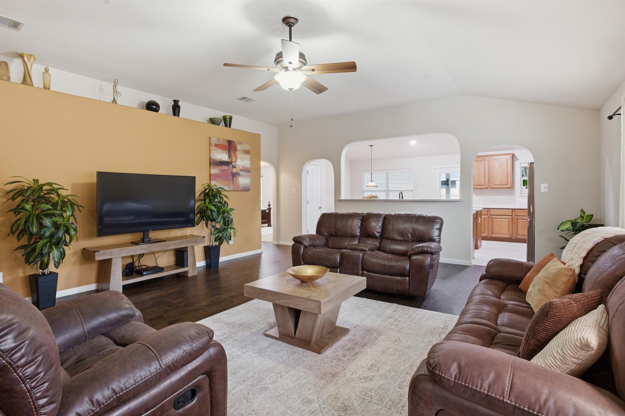 2801 Stirrup Cv, Leander, TX 78641