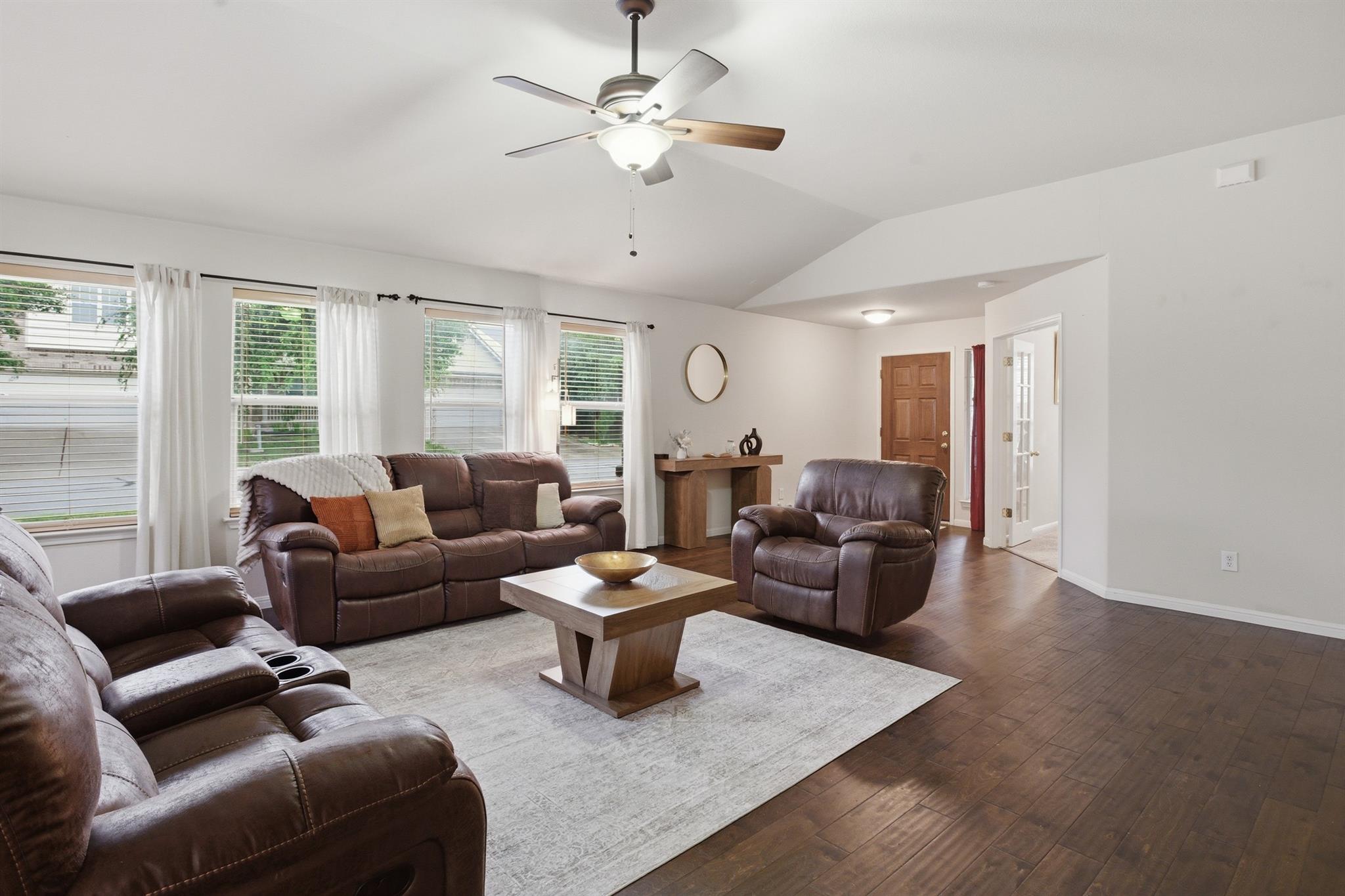 2801 Stirrup Cv, Leander, TX 78641