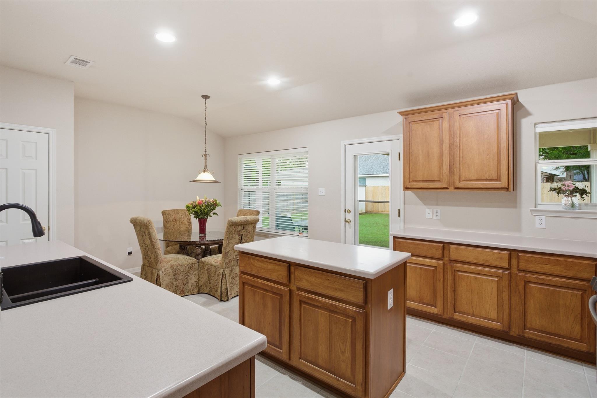 2801 Stirrup Cv, Leander, TX 78641