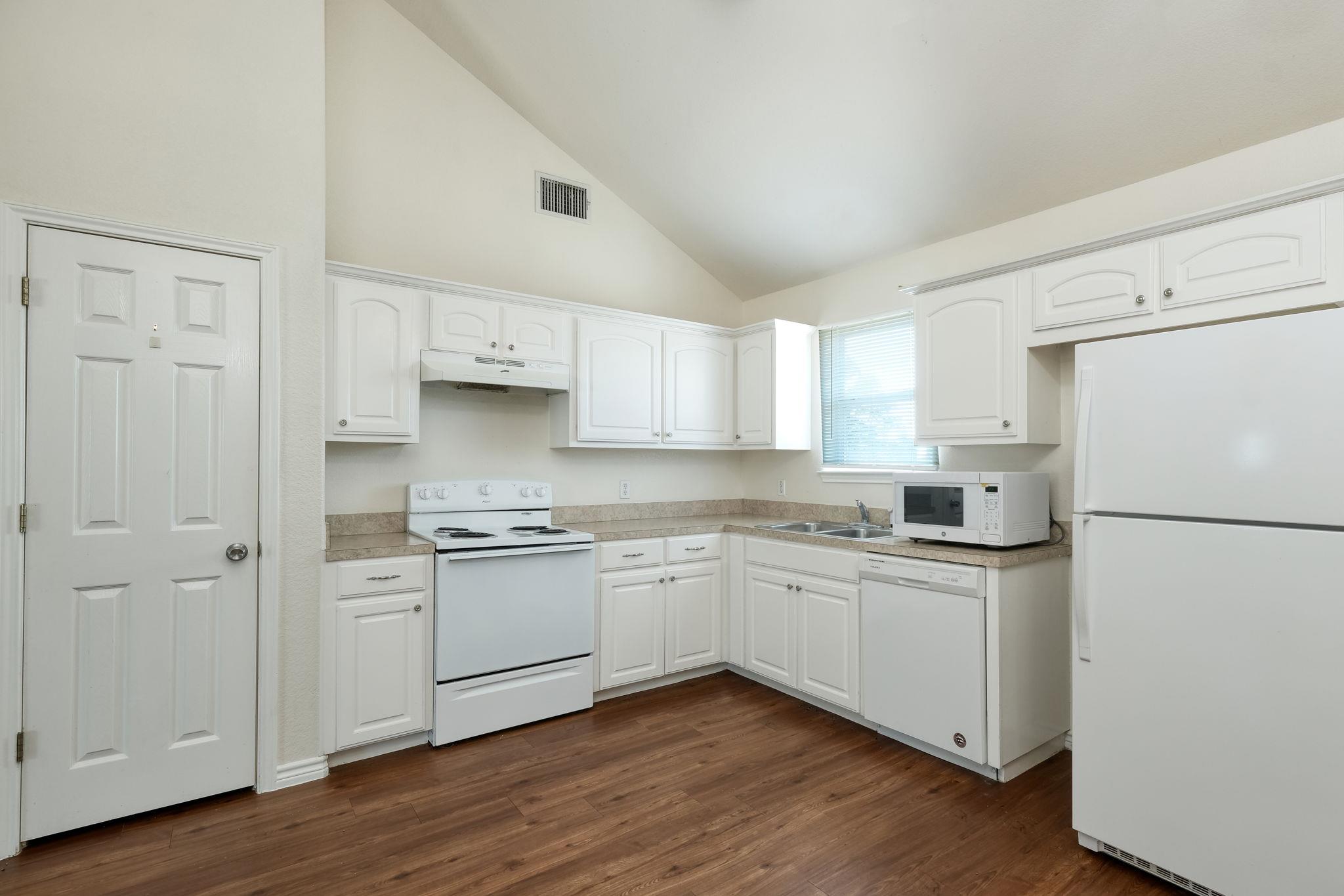 108 Live Oak Cir, Bertram, TX 78605