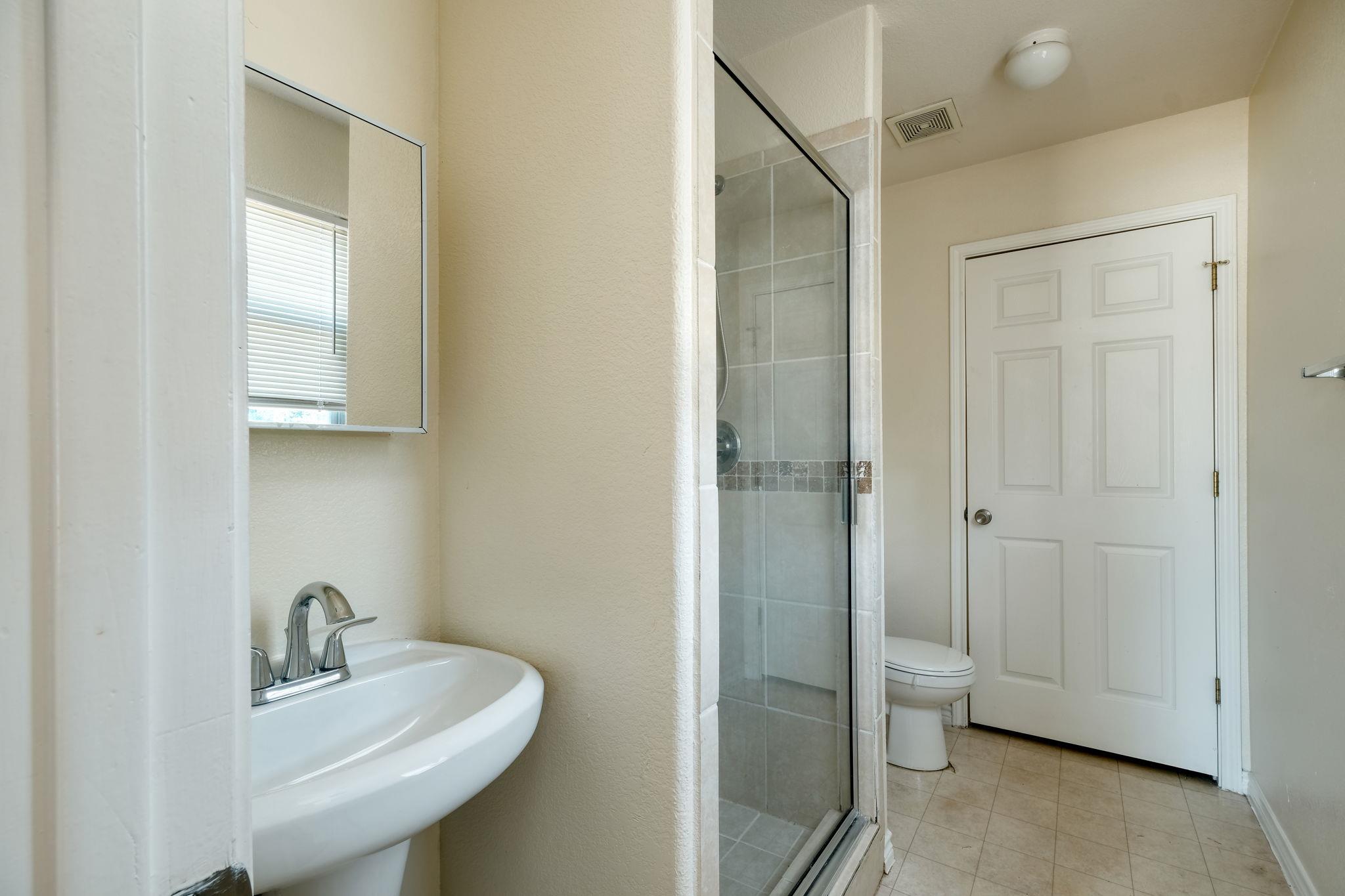 108 Live Oak Cir, Bertram, TX 78605