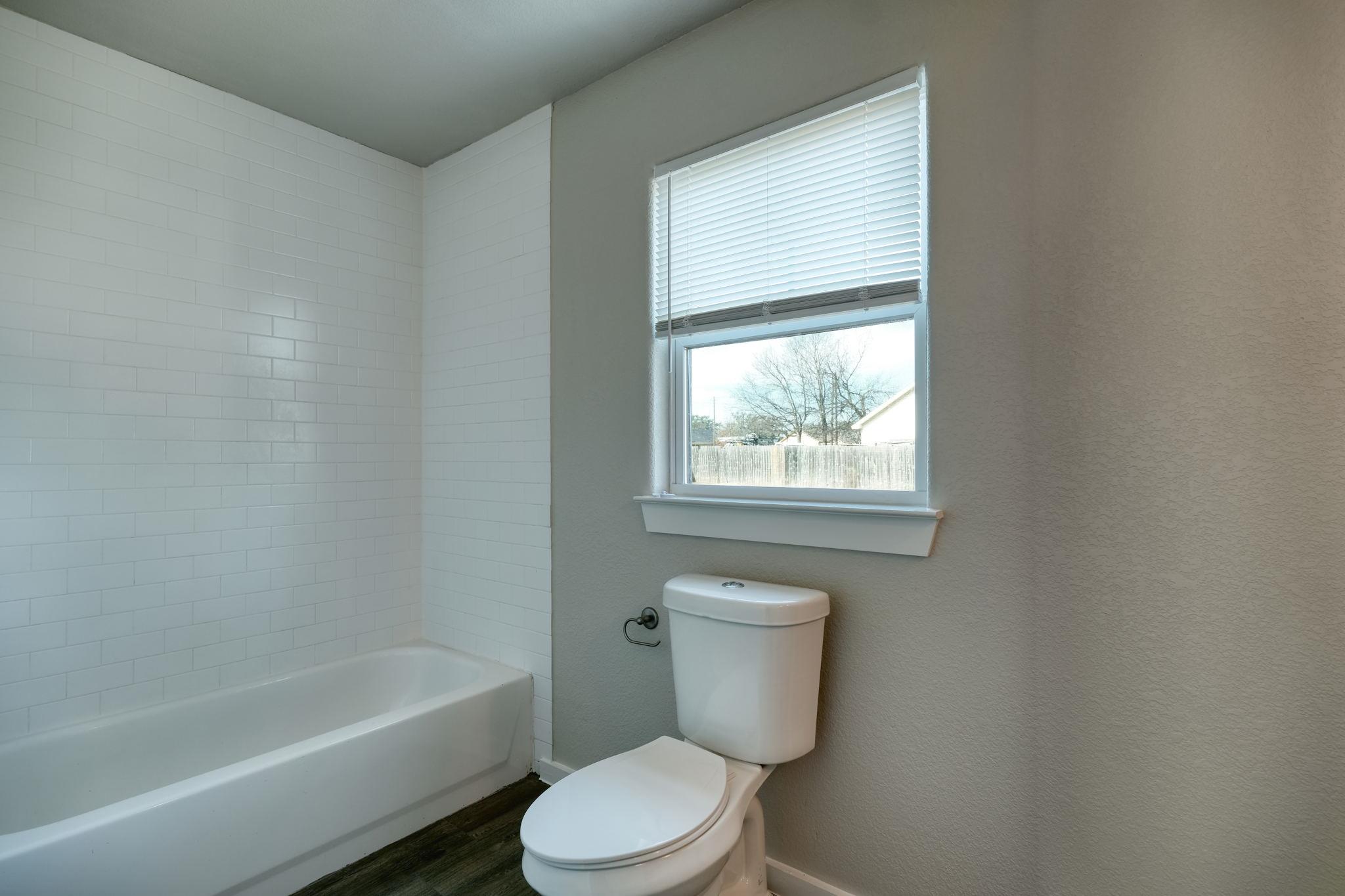 520 W FM 243, Bertram, TX 78605