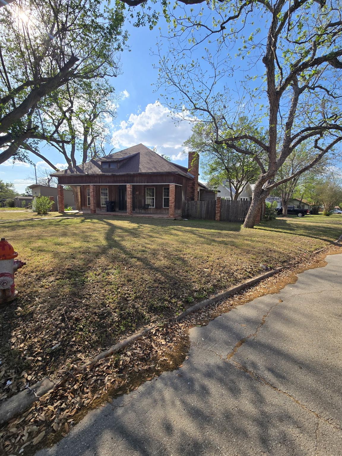 501 Green St, Rockdale, TX 76567