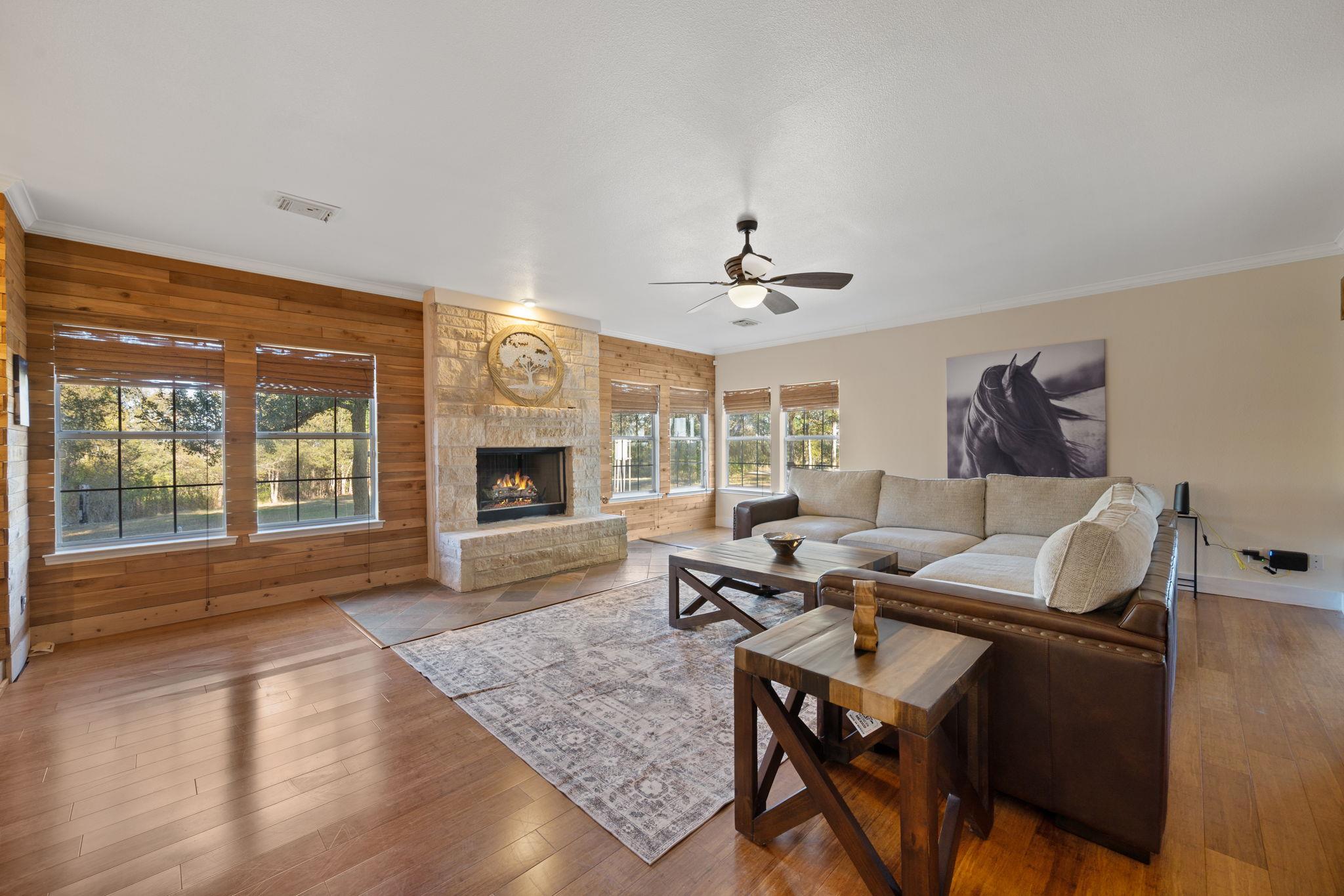 158 Uriah Dr, Elgin, TX 78621