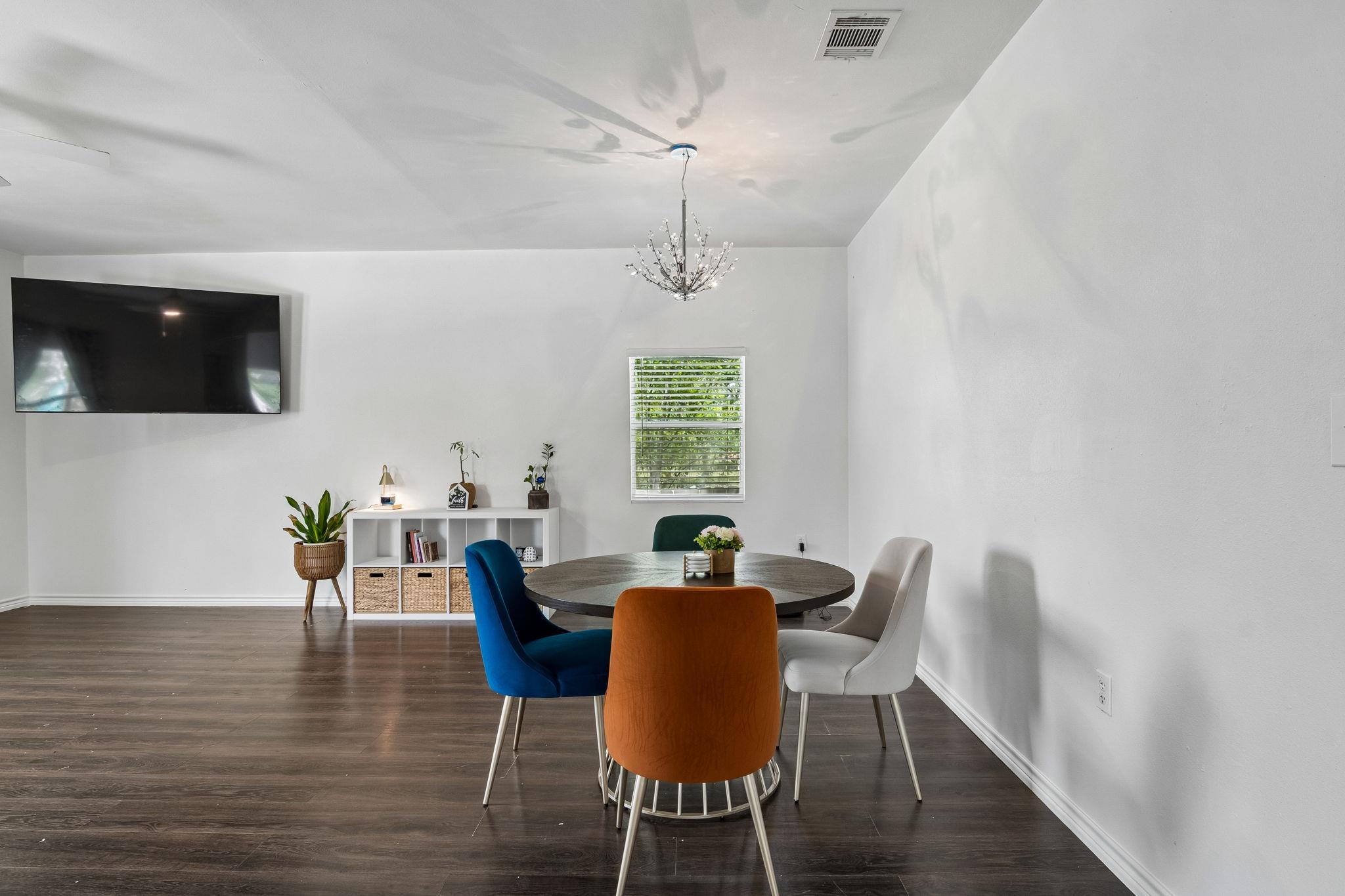 810 Lamar St, Luling, TX 78648