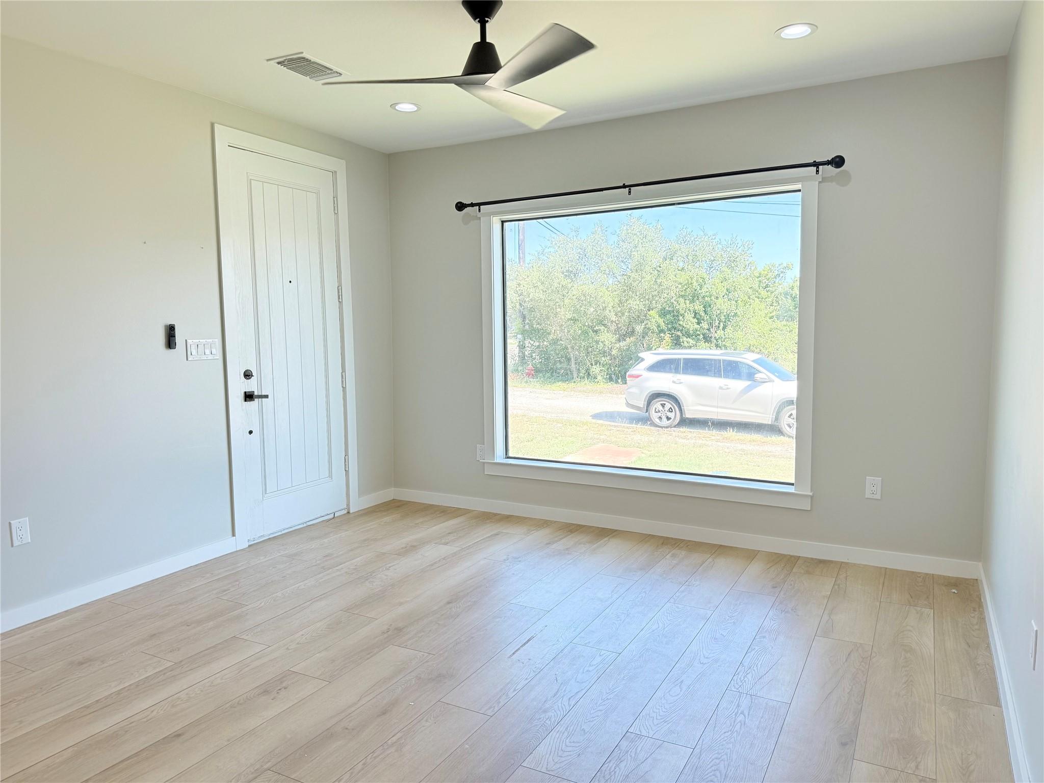 100 W Caskey St, Florence, TX 76527