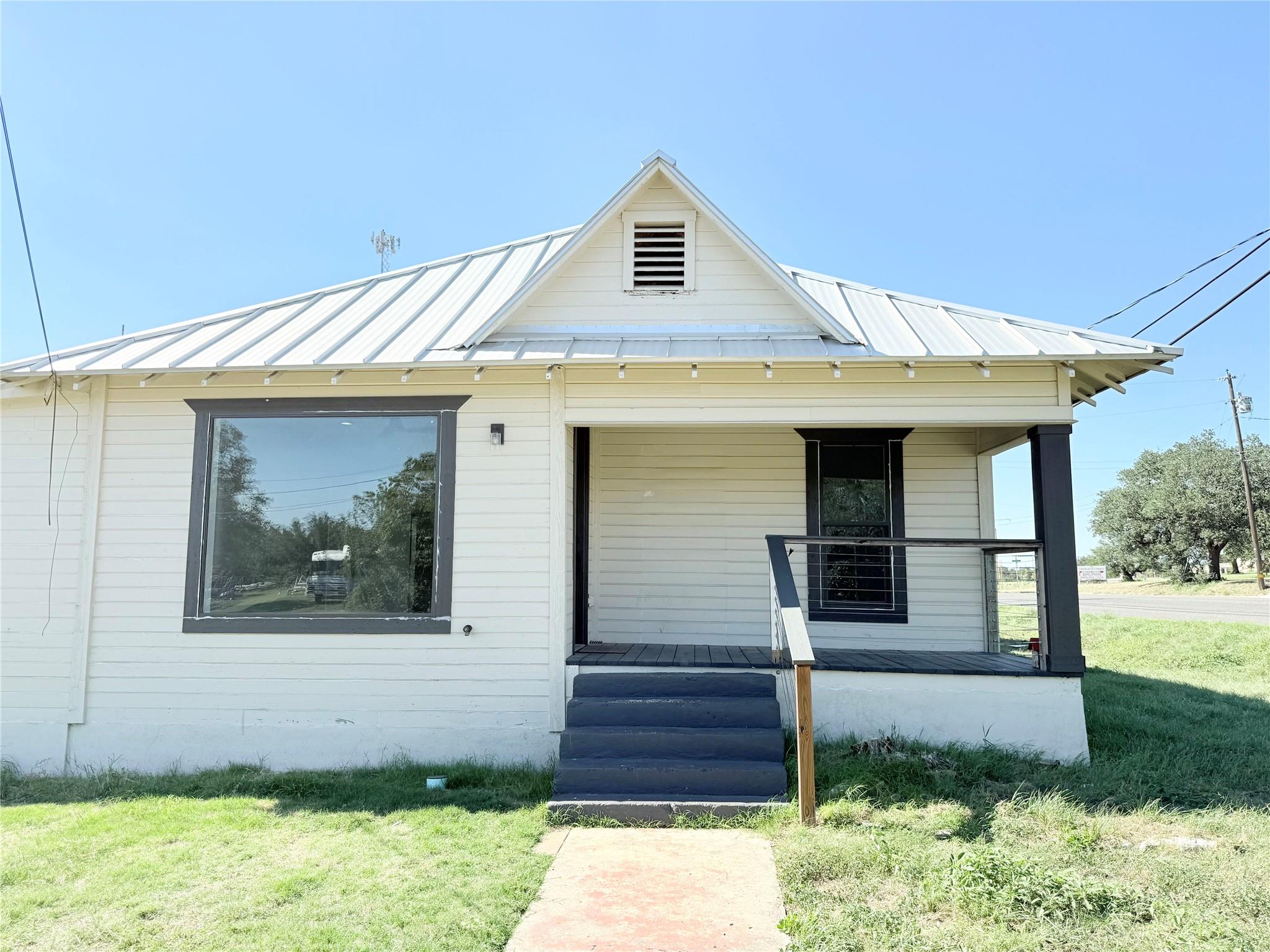 100 W Caskey St, Florence, TX 76527