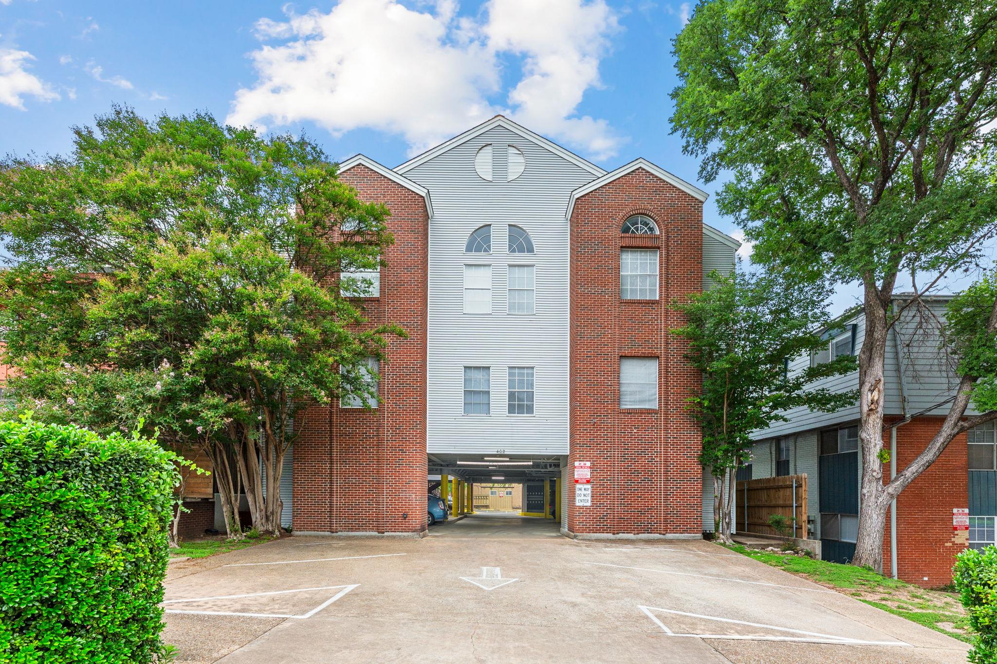 402 E 30th St # 304, Austin, TX 78705