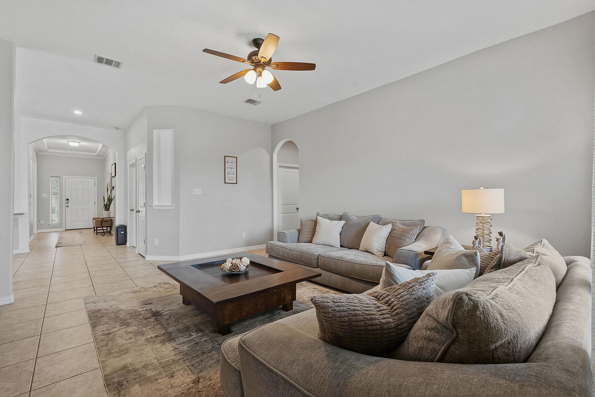 145 Plantain Dr, Hutto, TX 78634