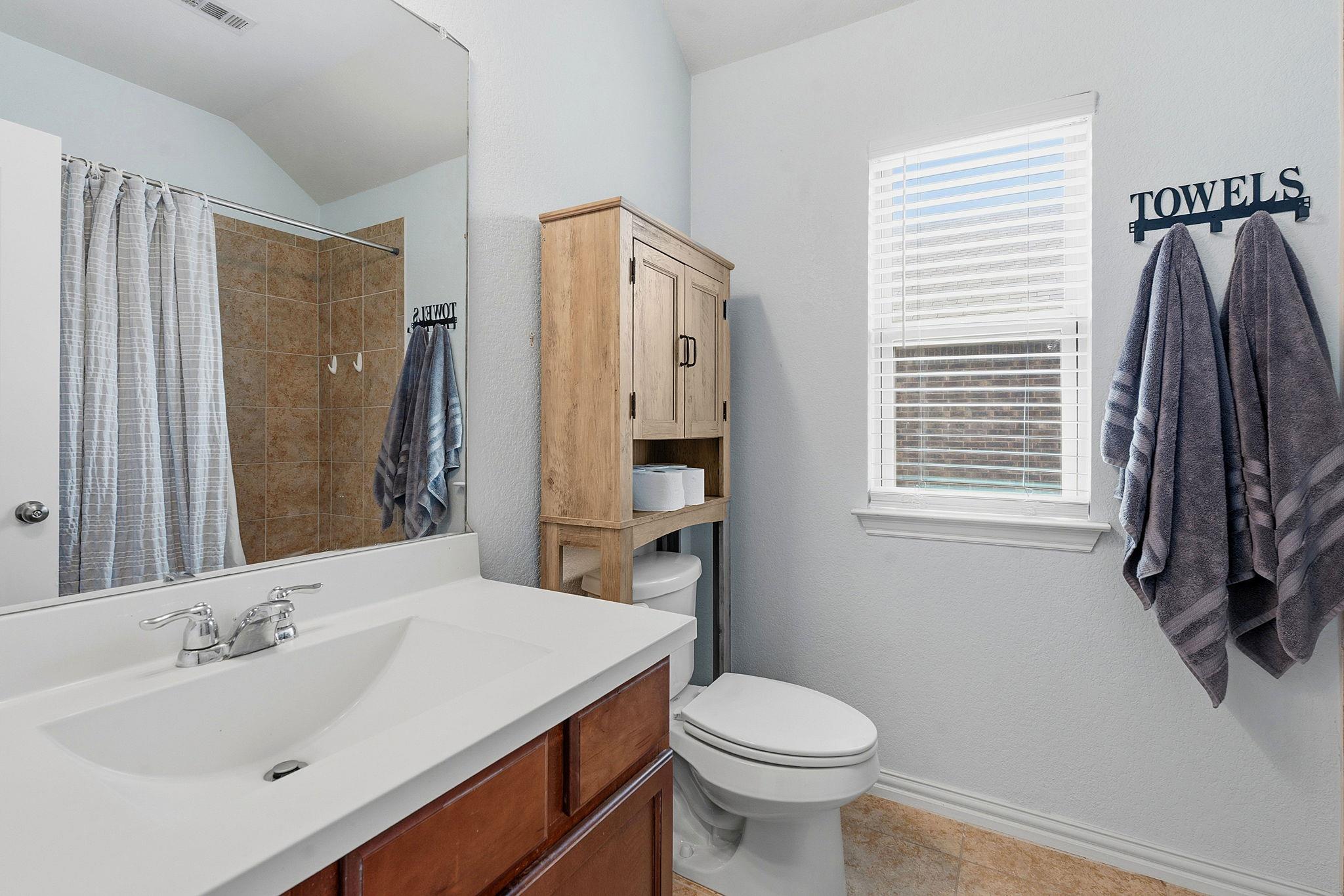 145 Plantain Dr, Hutto, TX 78634