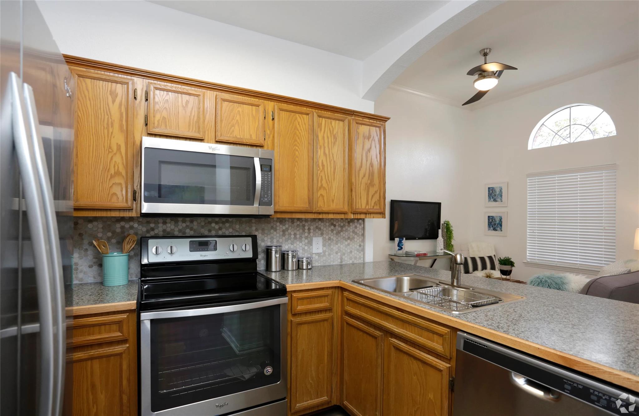 402 E 30th St # 306, Austin, TX 78705