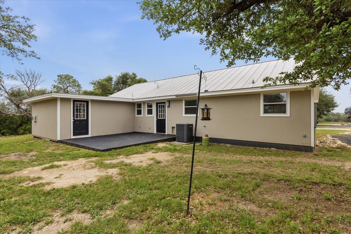 297 Robins Way, Wimberley, TX 78676