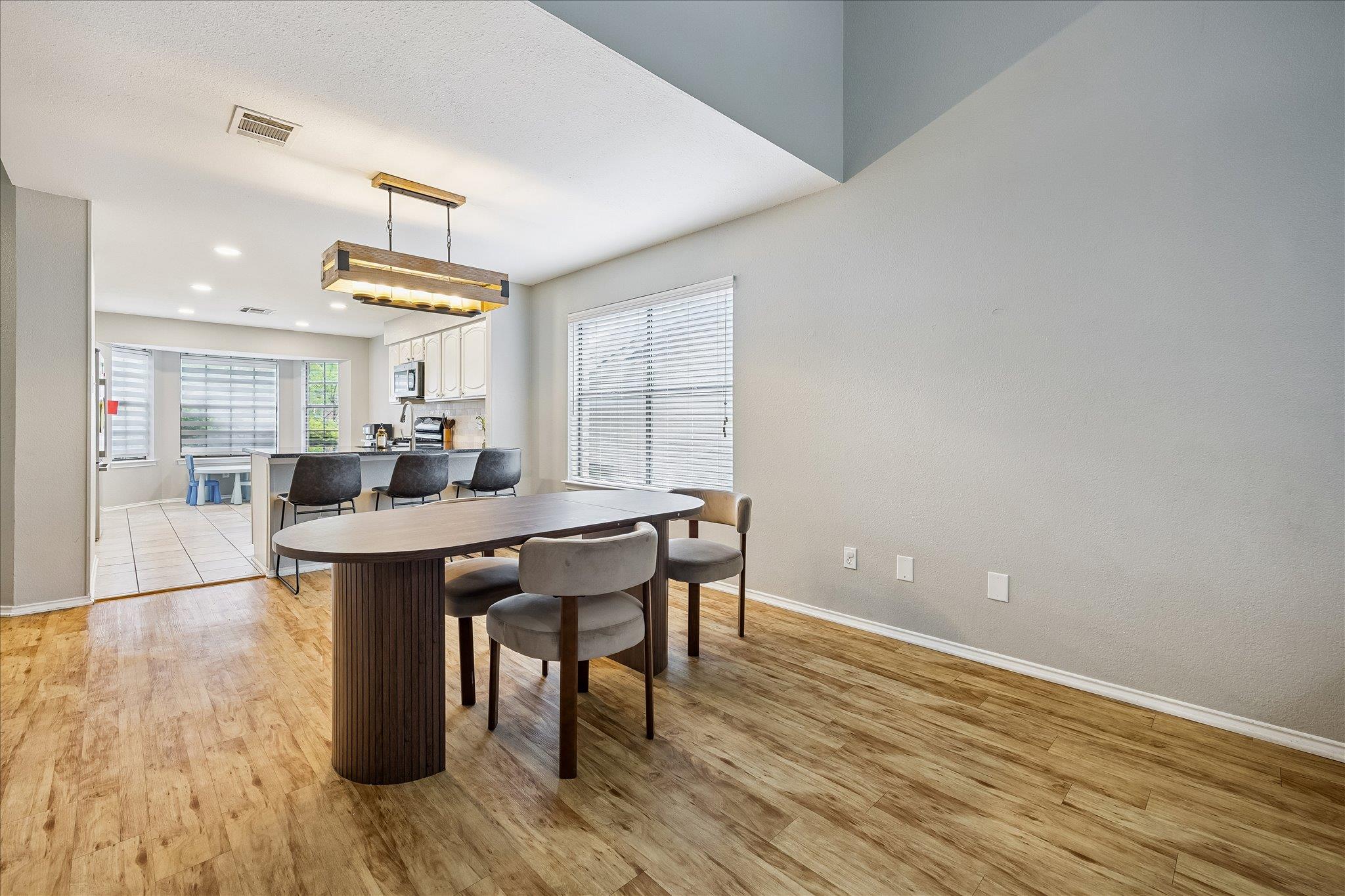 17504 Klamath Falls Dr, Round Rock, TX 78681