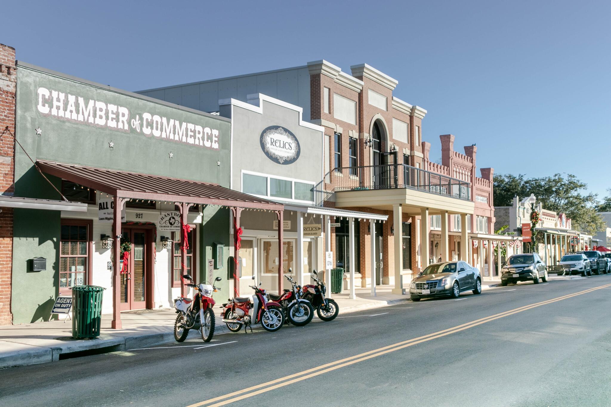 193 Kingswood Dr, Bastrop, TX 78602