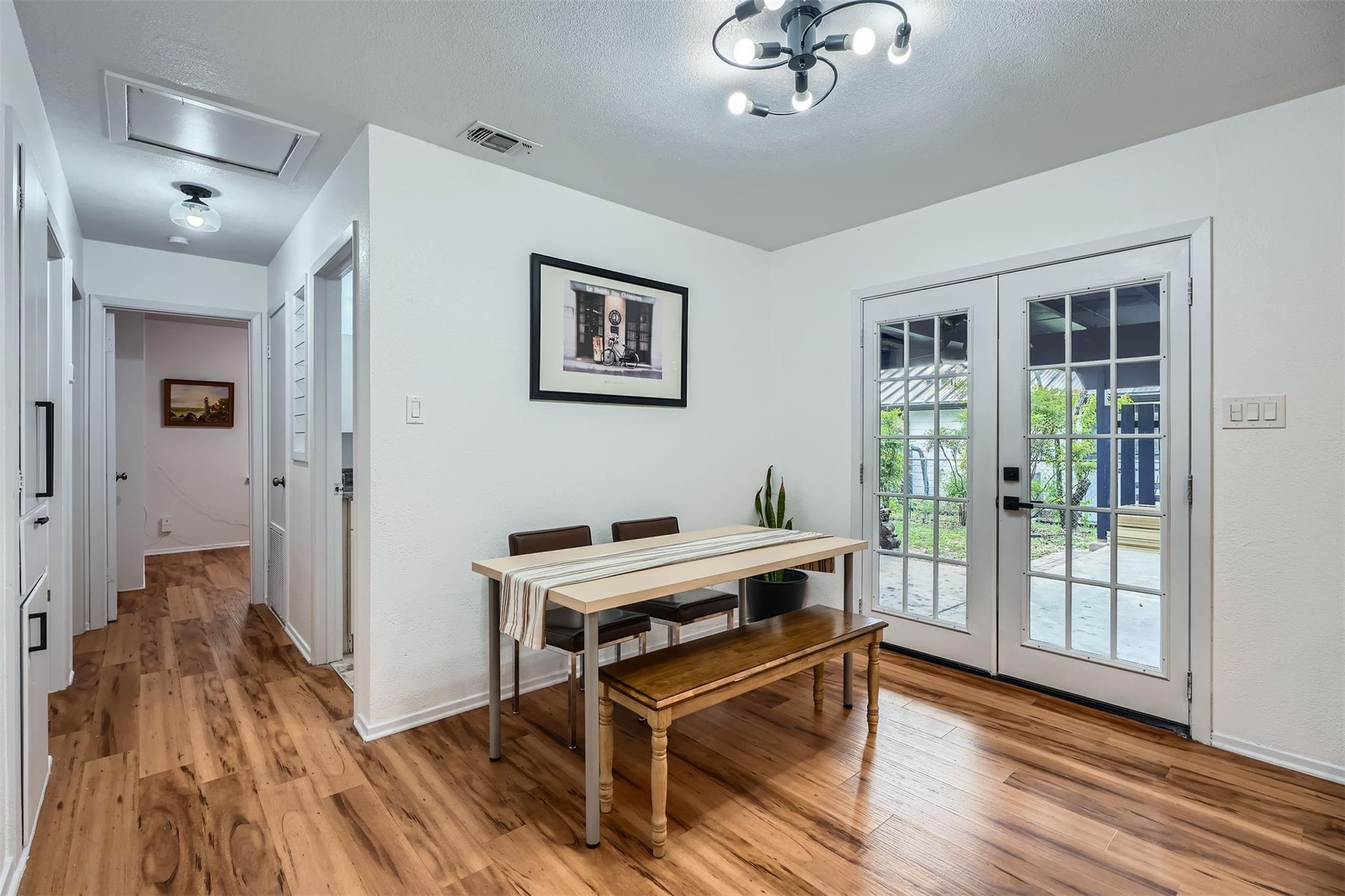 207 Rowland Dr, Austin, TX 78745