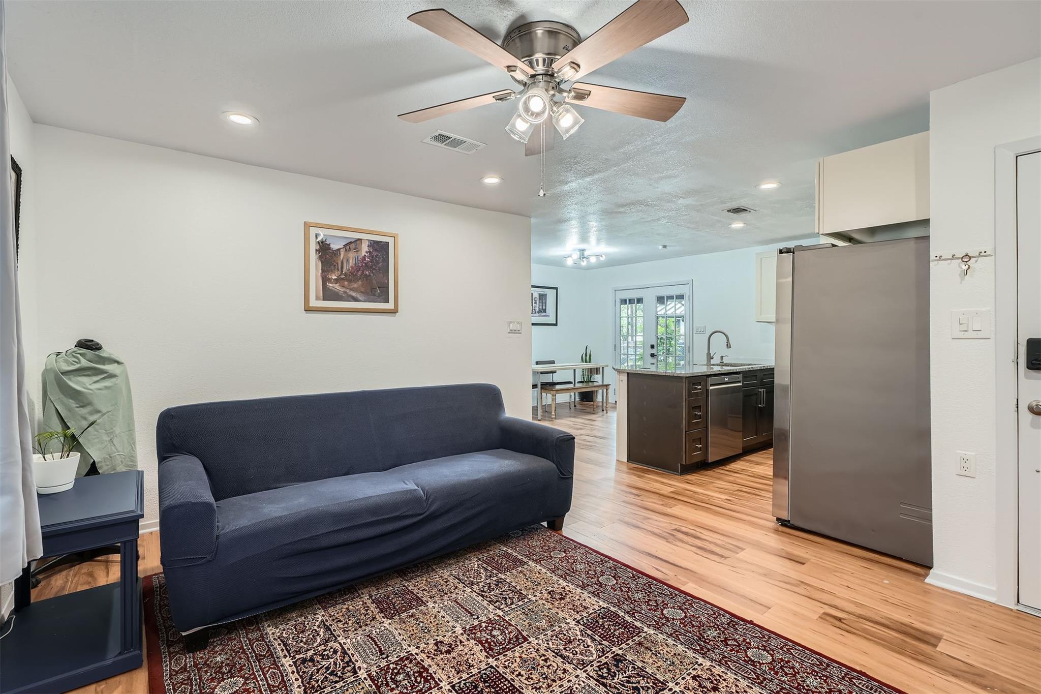 207 Rowland Dr, Austin, TX 78745