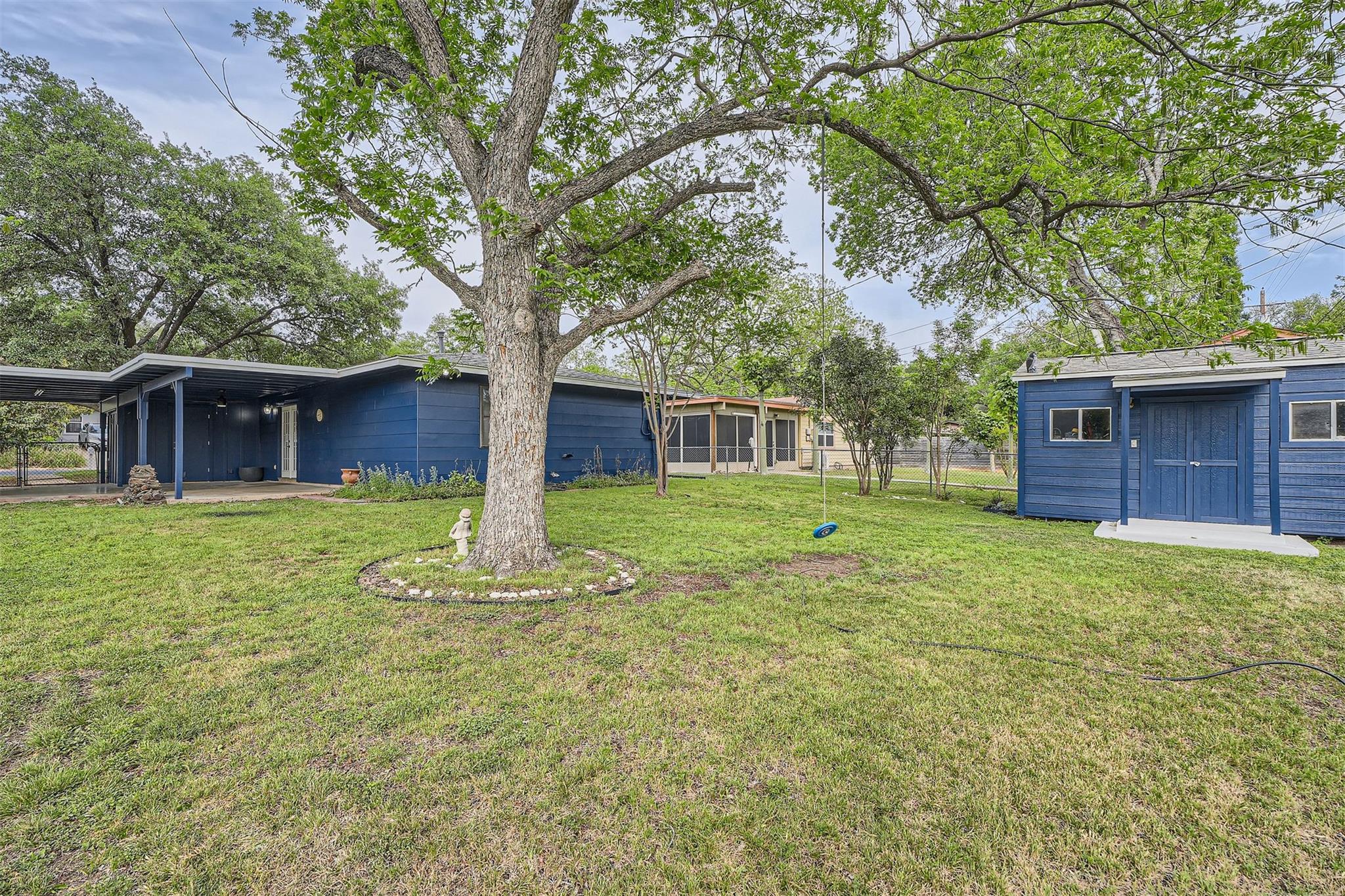 207 Rowland Dr, Austin, TX 78745